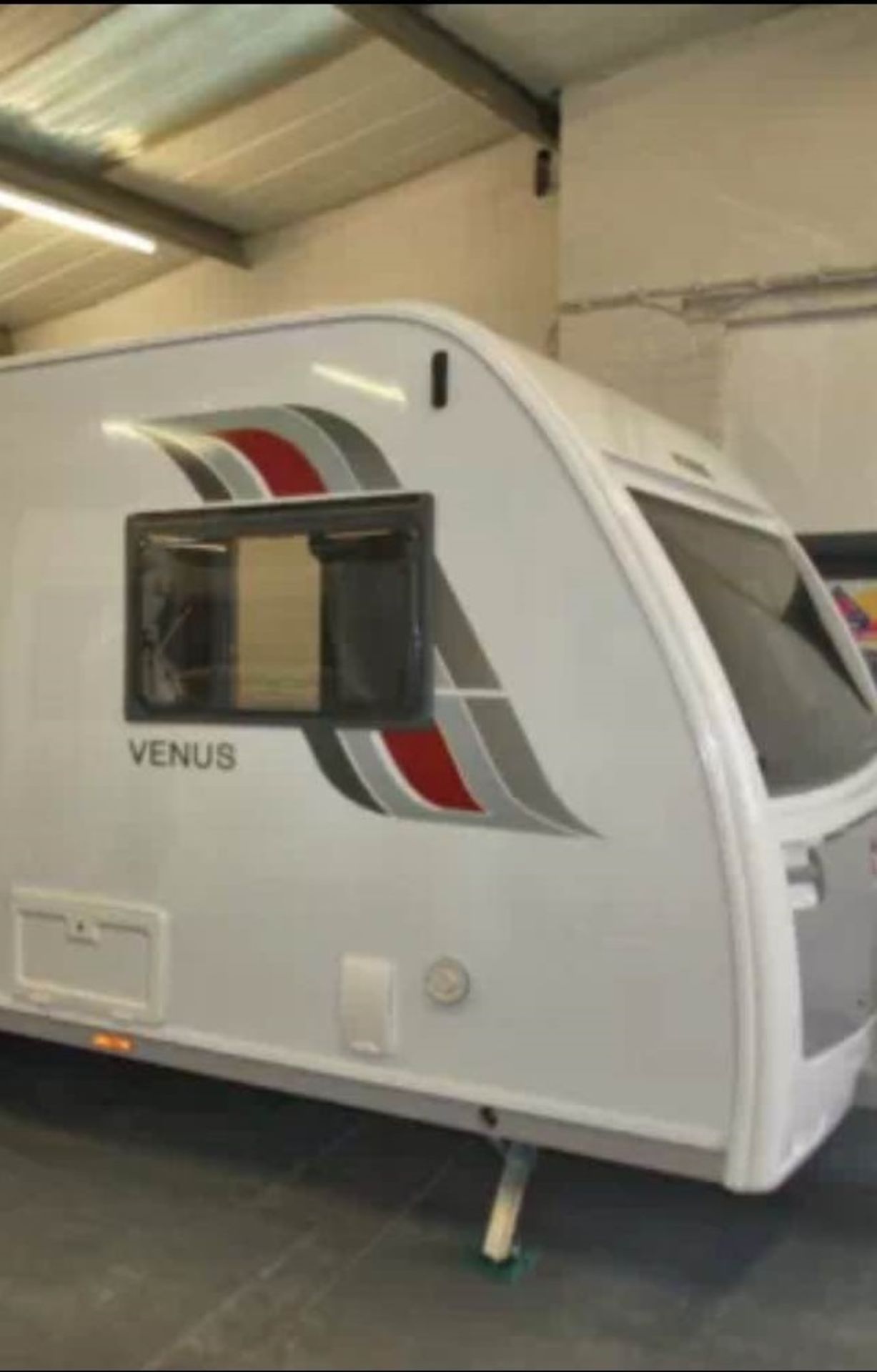 2015 BRAND NEW LUNAR VENUS 620/6 BERTH UNUSED TWIN AXLE CARAVAN WITH FIXED BED *PLUS VAT*