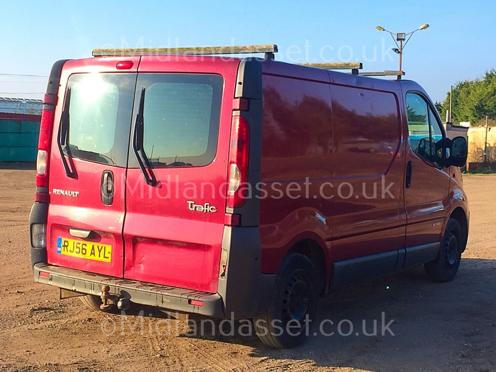 2006/56 REG RENAULT TRAFFIC SL27 DCI 100 RED METALLIC *NO VAT* - Image 4 of 10