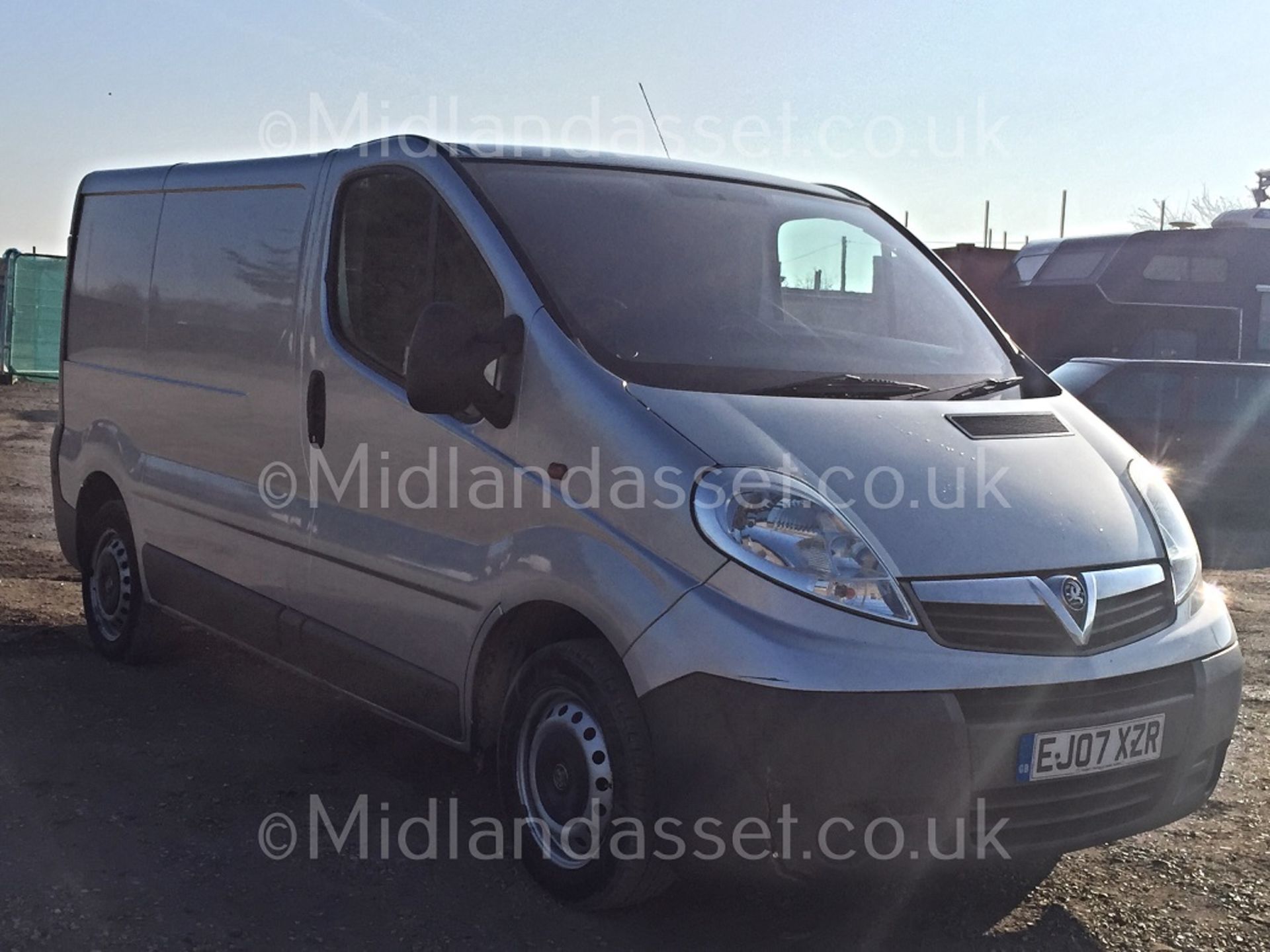 2007/07 REG VAUXHALL VIVARO 2700 CDTI SWB 2770KG GROSS WEIGHT SILVER *PLUS VAT*