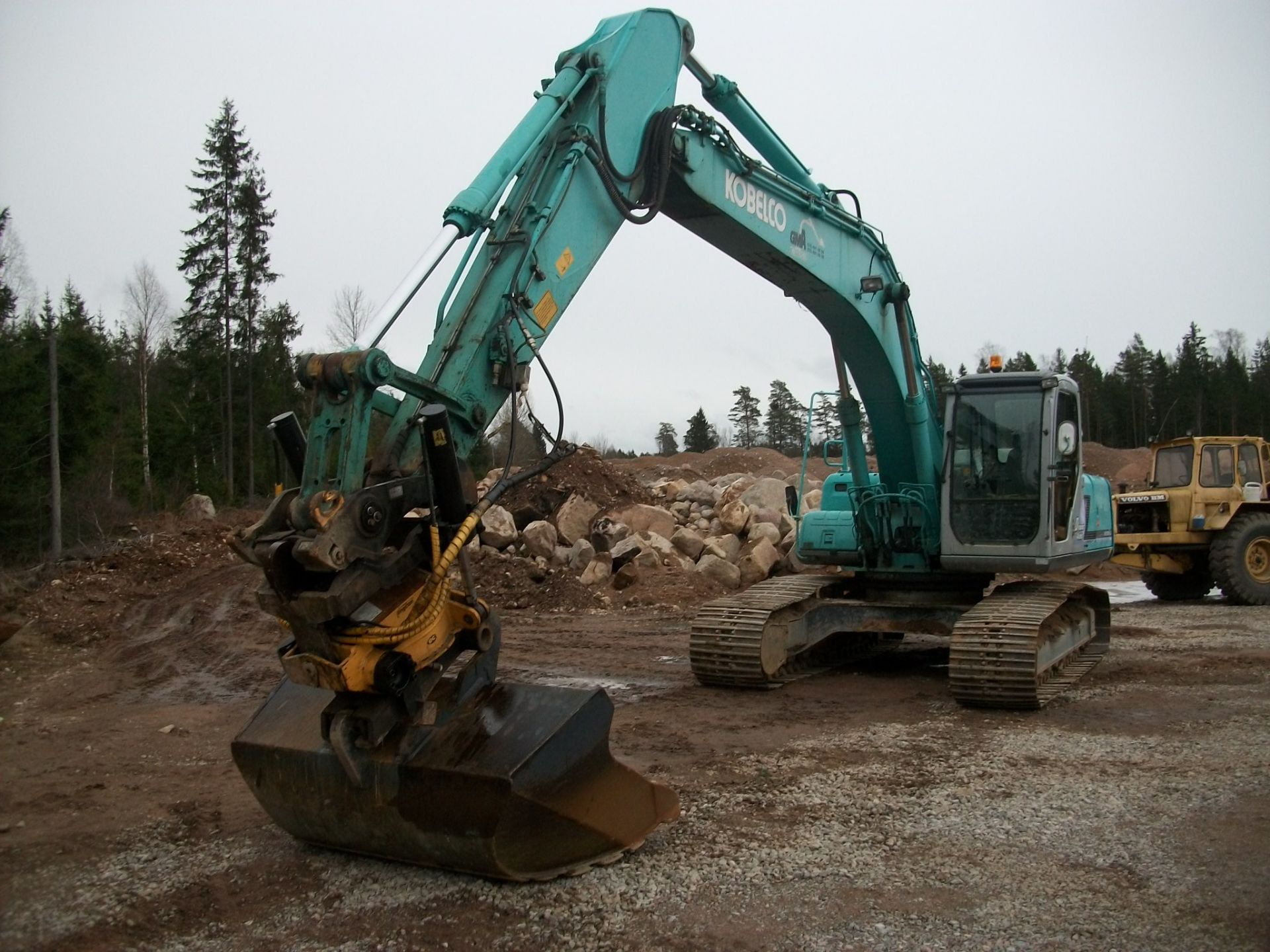 YEAR 2000 KOBELCO SK250NLC CRAWLER EXCAVATOR *NO VAT*