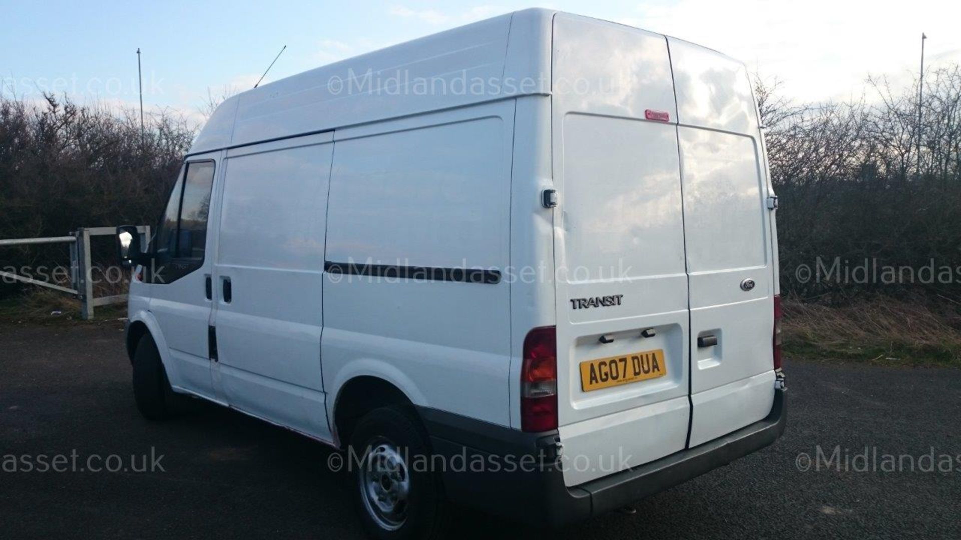 2007/07 REG FORD TRANSIT 85 T260S FWD PANEL VAN ONE FORMER KEEPER - Image 4 of 19