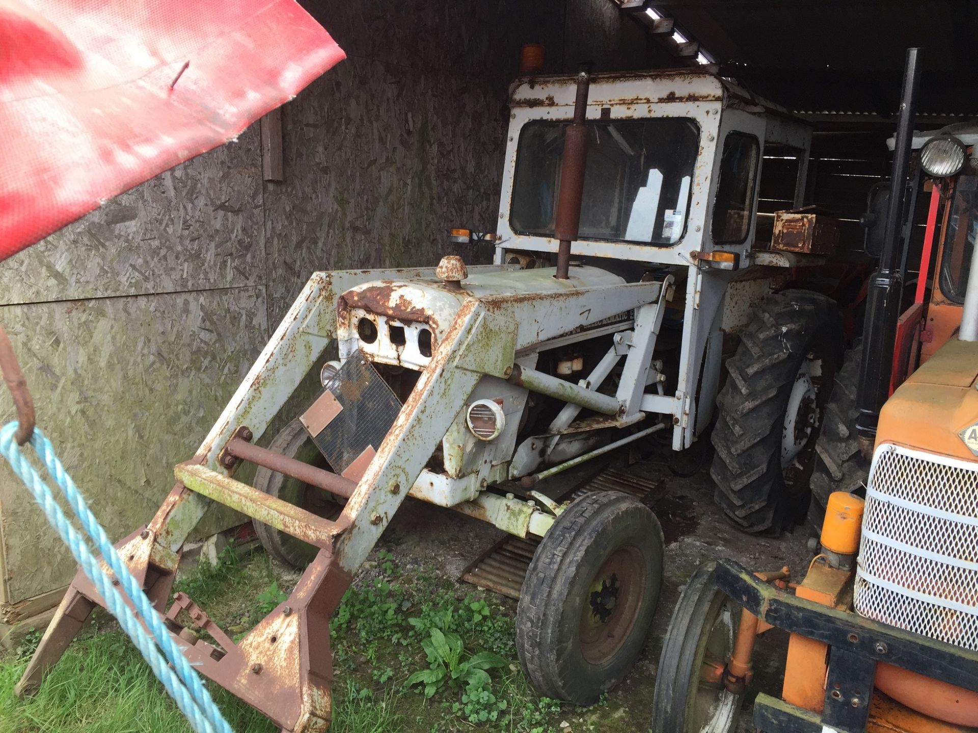 David Brown selectamatic 990 tractor with front loader - Image 3 of 9