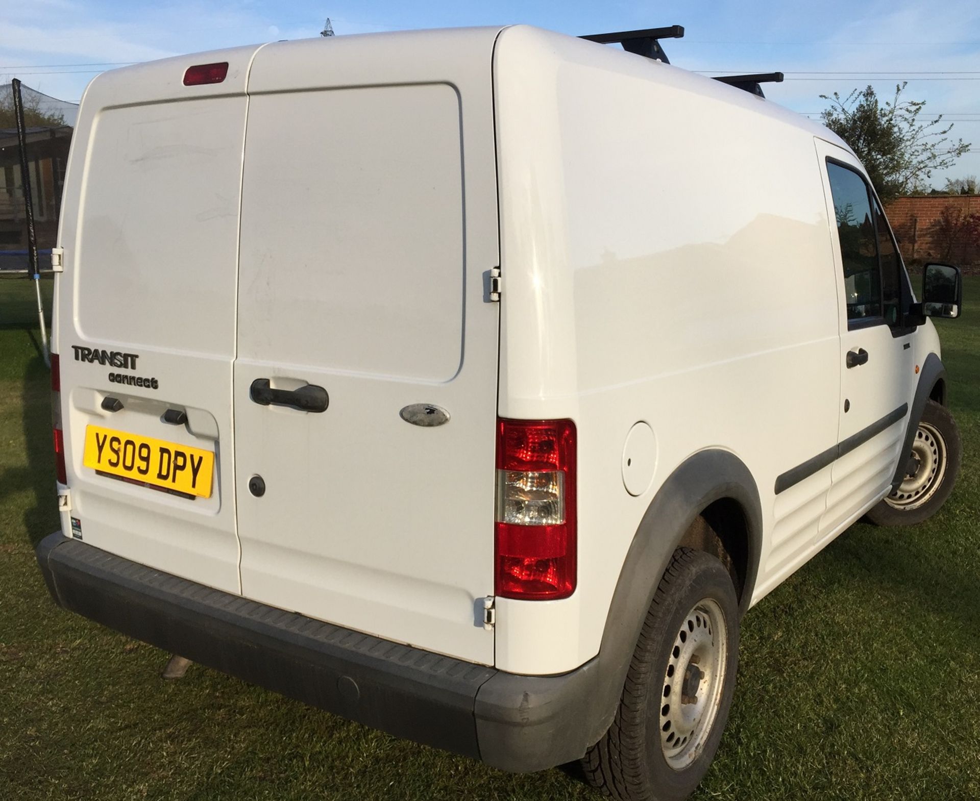 CLEAN 2009 FORD TRANSIT CONNECT 200L - NO VAT - Image 4 of 23