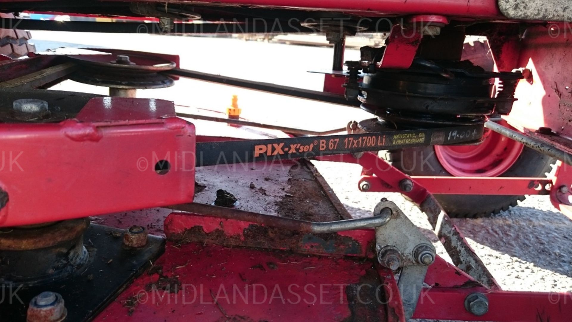 1997 WESTWOOD T1600 RIDE-ON MOWER *NO VAT* - Image 11 of 15