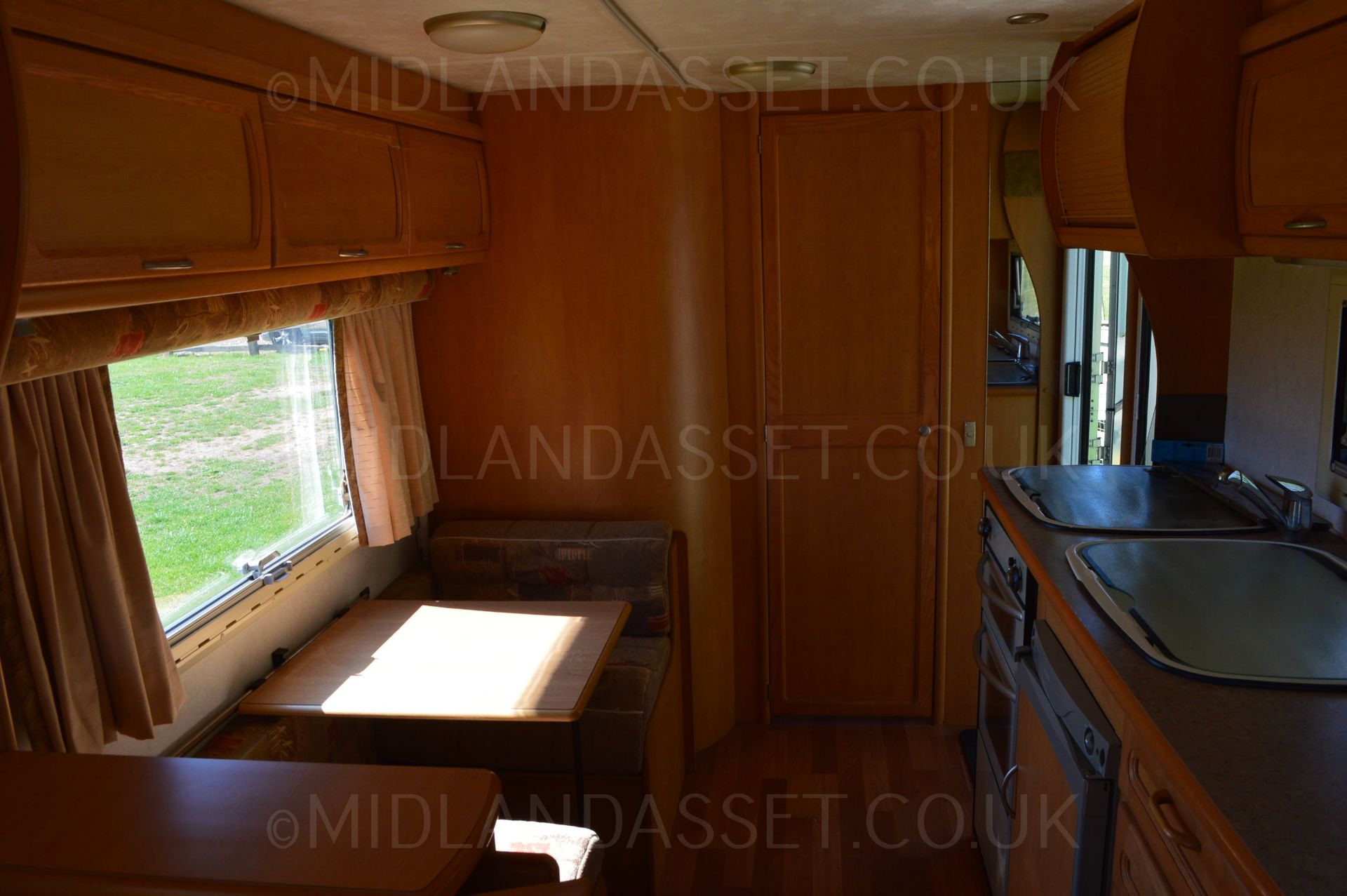 2004 OMEGA COMPASS 524L SINGLE AXLE CARAVAN 4 BERTH - Image 11 of 21