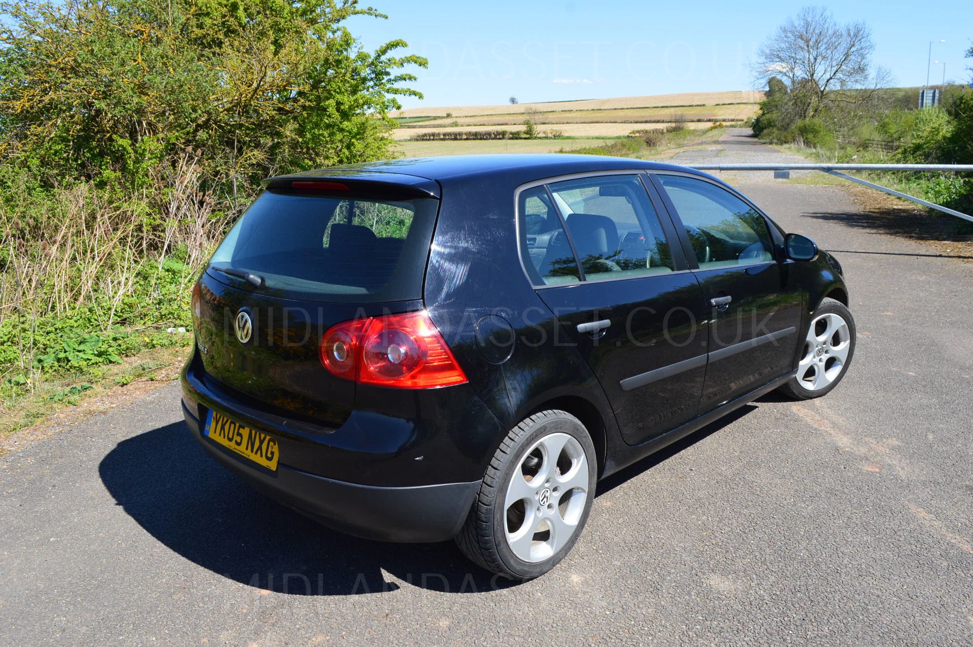 2005/05 REG VOLKSWAGEN GOLF S SDI 5 DOOR HATCHBACK *NO VAT* - Image 6 of 21