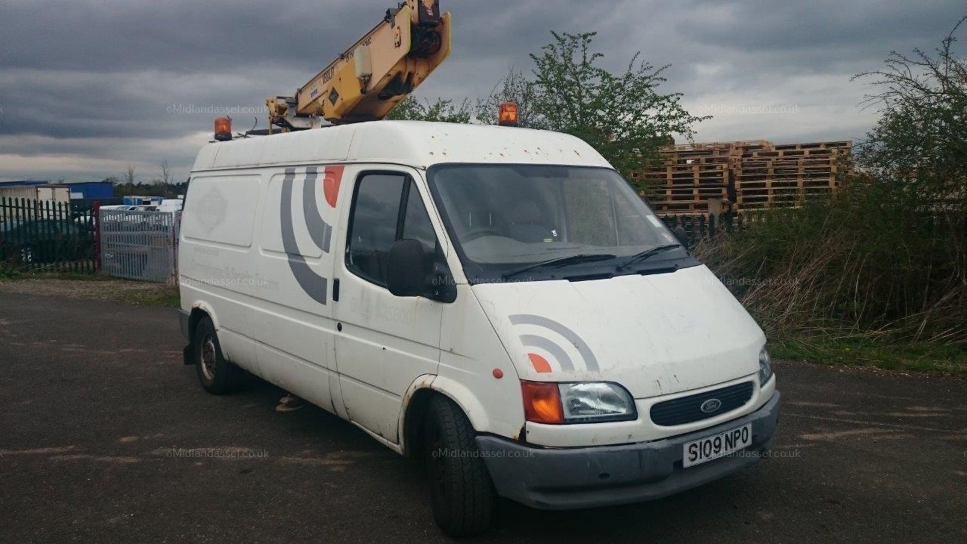 1998/S REG FORD TRANSIT 190 LWB VERSALIFT ET32NF CHERRY PICKER VAN