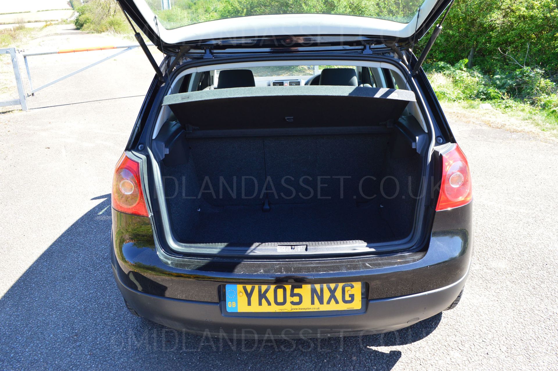 2005/05 REG VOLKSWAGEN GOLF S SDI 5 DOOR HATCHBACK *NO VAT* - Image 7 of 21