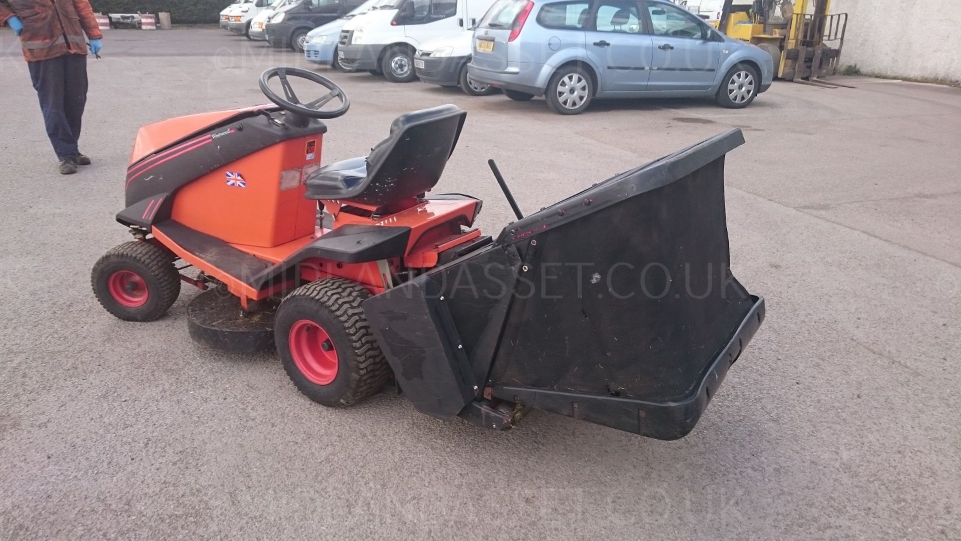 WESTWOOD RIDE-ON MOWER *NO VAT* - Image 3 of 10