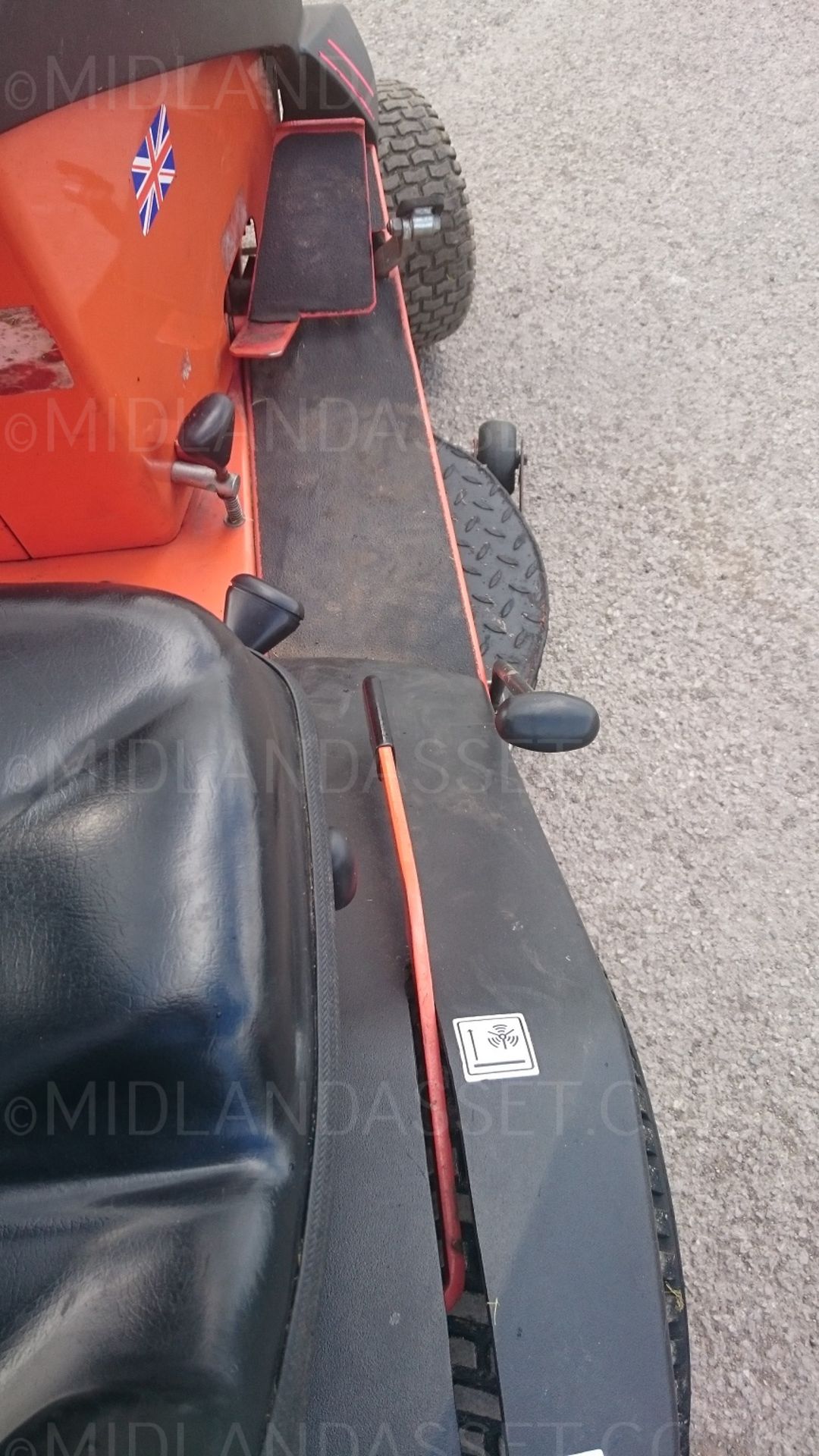 WESTWOOD RIDE-ON MOWER *NO VAT* - Image 10 of 10