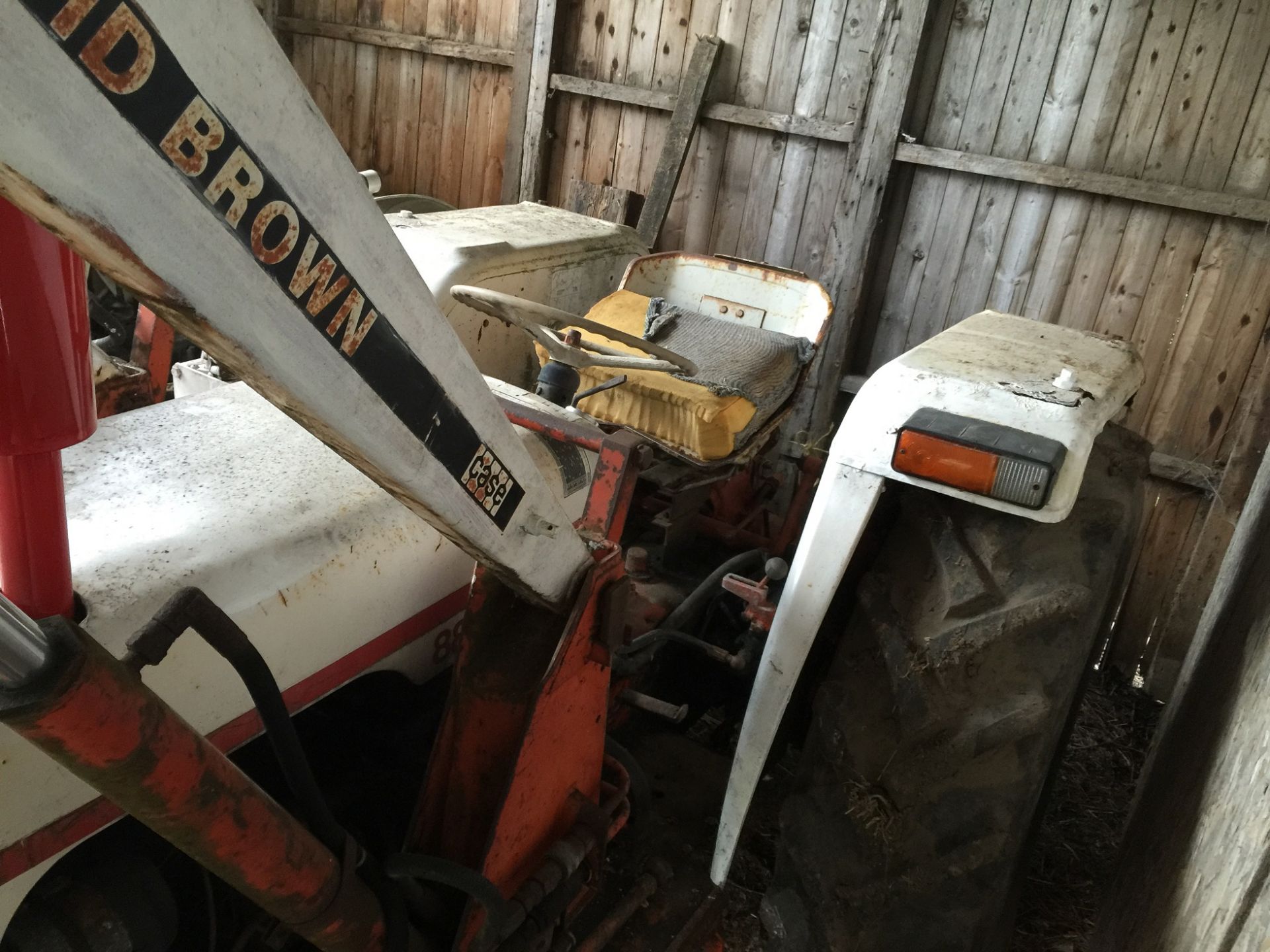 David Brown 885 tractor c/w front loader - Image 4 of 17