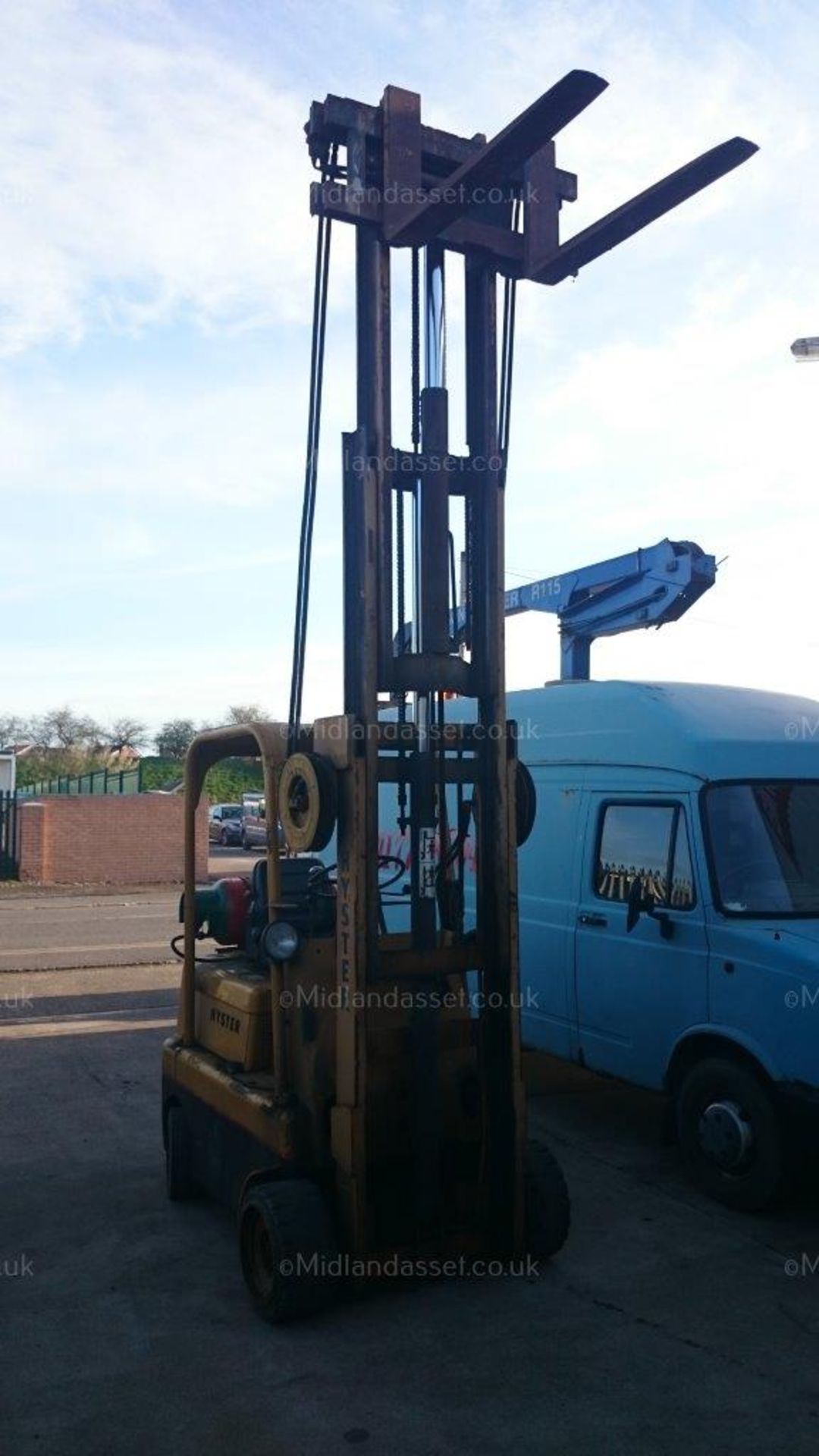 HYSTER 2 TONNE LPG FORK TRUCK *NO VAT* - Image 8 of 9