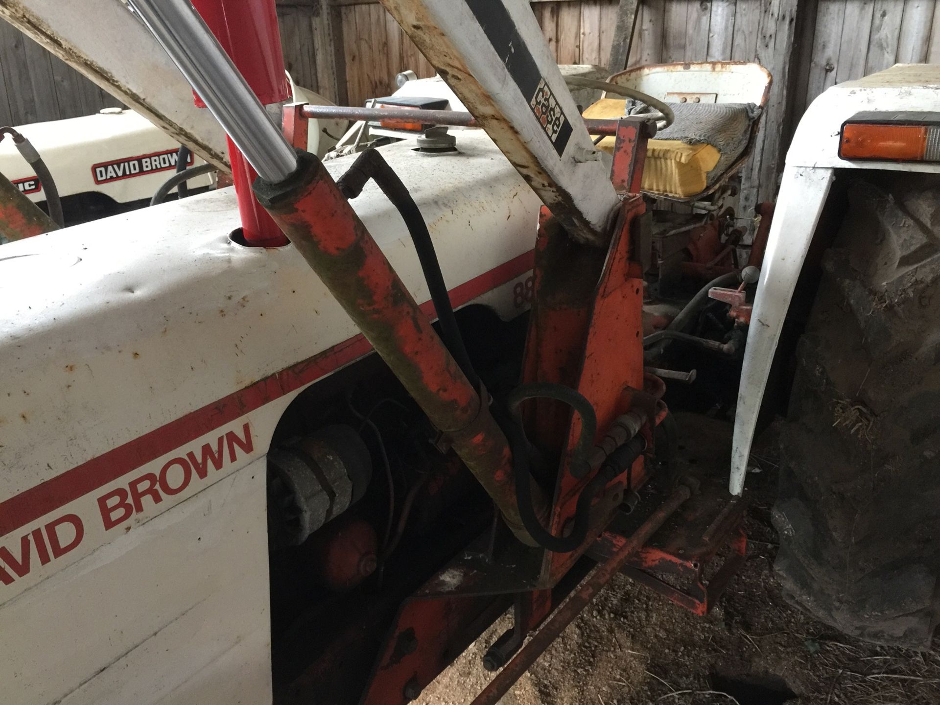 David Brown 885 tractor c/w front loader - Image 9 of 17