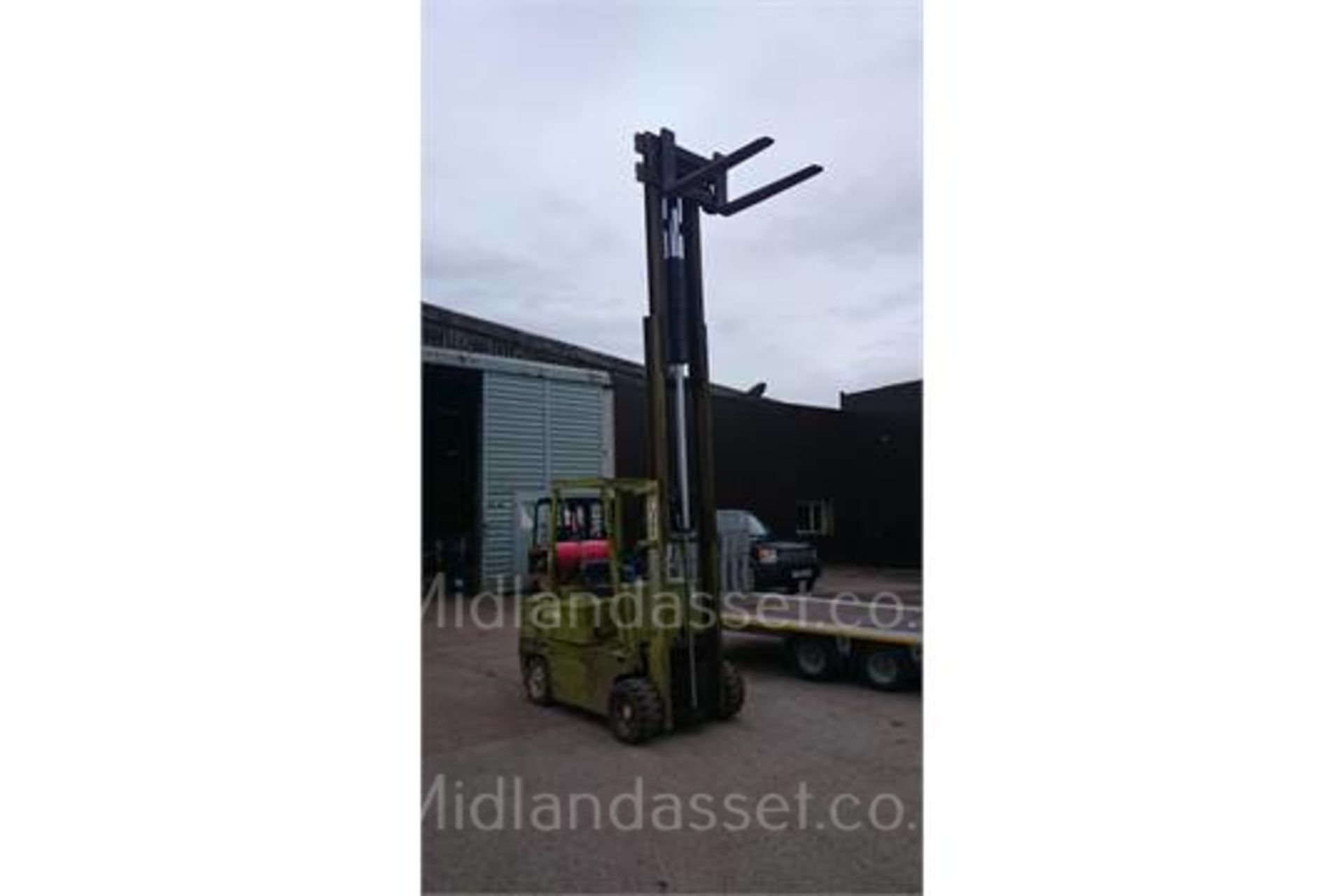 CLARKLIFT C500 2 TONNE LPG FORKTRUCK