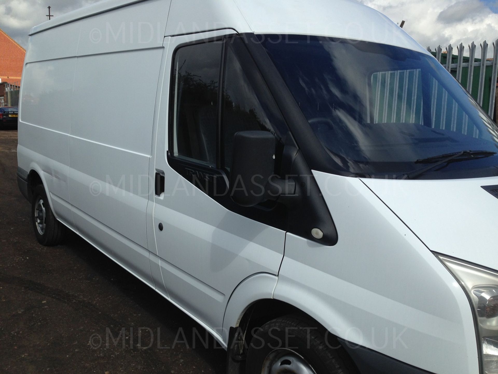 2008/08 REG FORD TRANSIT 110 T300L EURO 4 2.2 FWD 1 COMPANY OWNER - Image 3 of 12