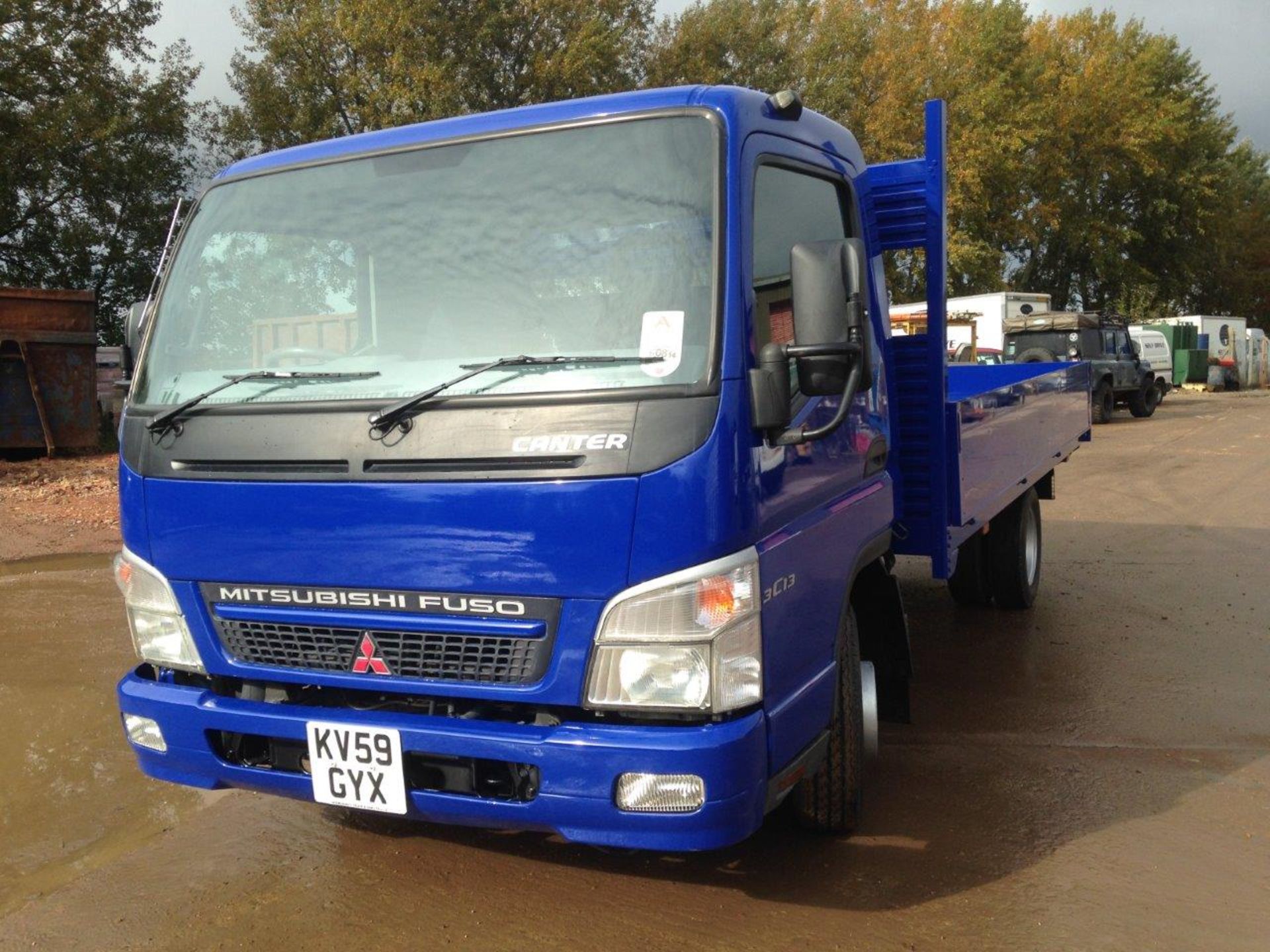 2009/59 REG MITSUBISHI FUSO CANTER 3C13-34 LWB 14 FT DROPSIDE TRUCK ONE OWNER - Image 2 of 10