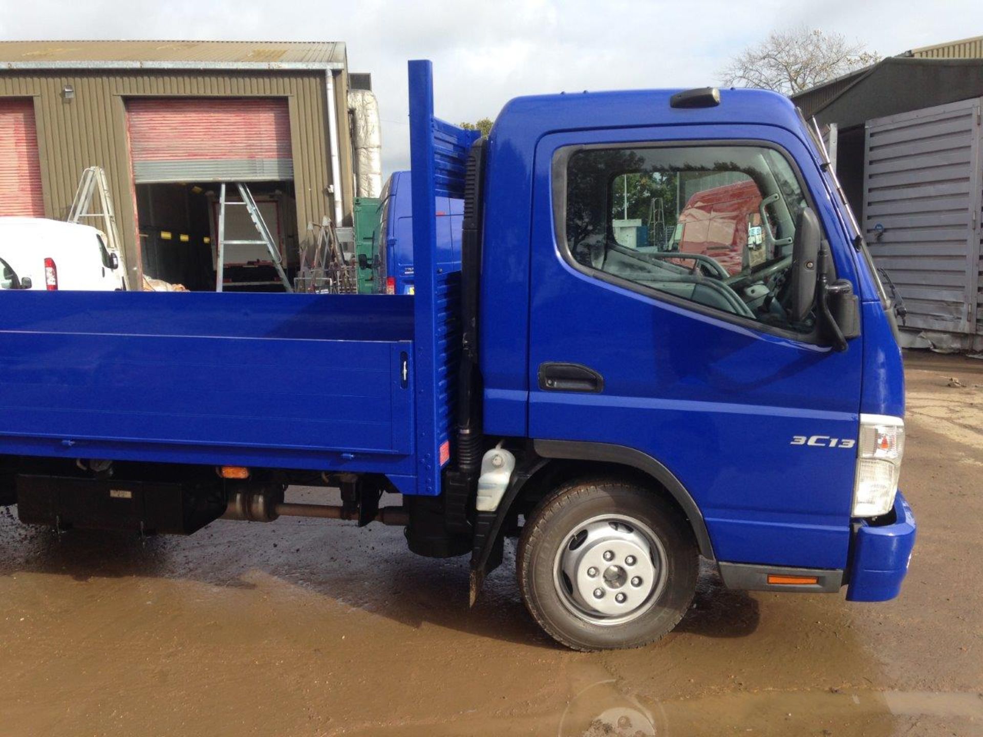2009/59 REG MITSUBISHI FUSO CANTER 3C13-34 LWB 14 FT DROPSIDE TRUCK ONE OWNER - Image 3 of 10