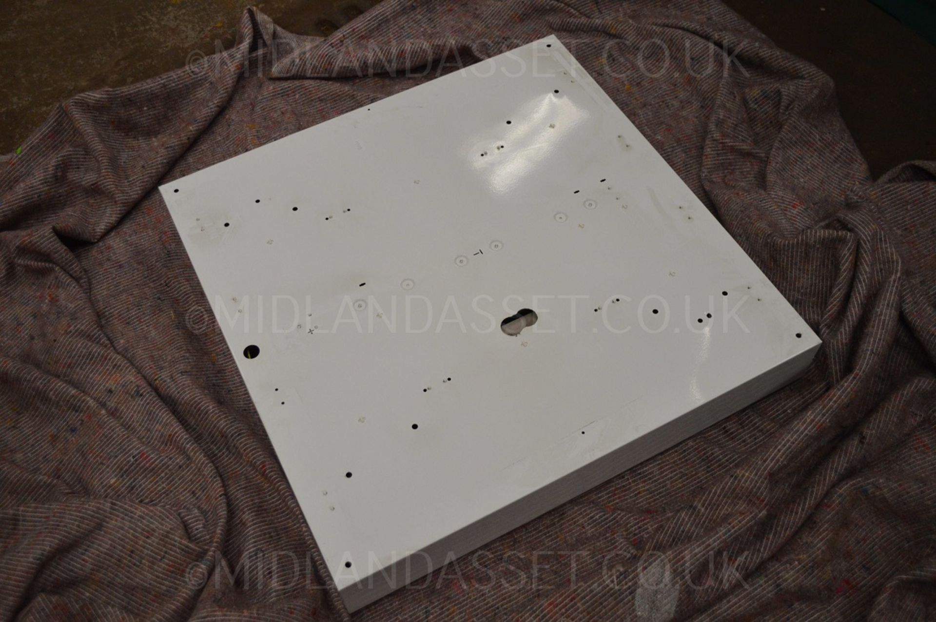 X5 18W T8 SURFACE MODULAR CEILING LIGHT - UNTESTED - Image 5 of 5