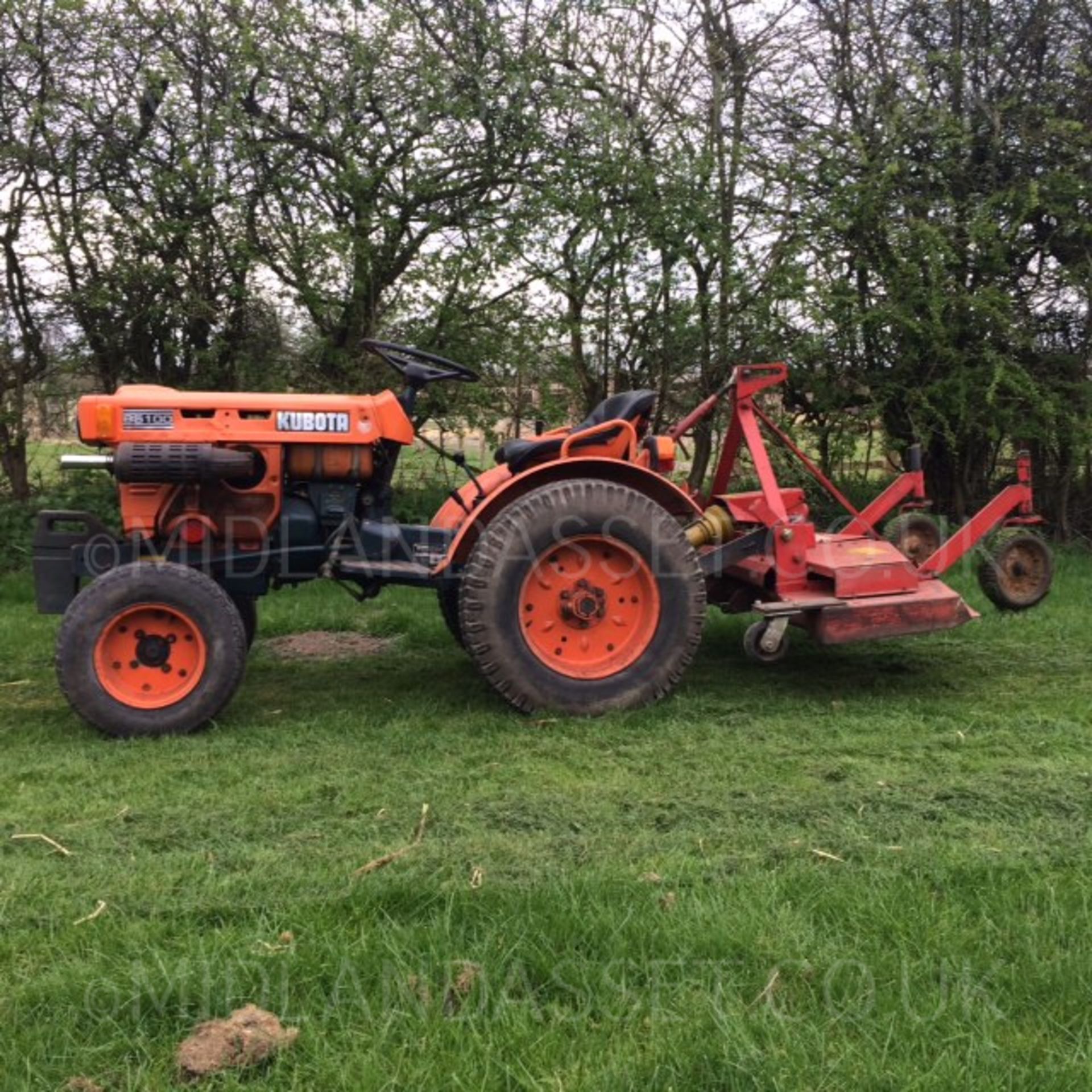 KUBOTA B5100 TURF TYRES 2 WHEEL DRIVE *NO VAT*