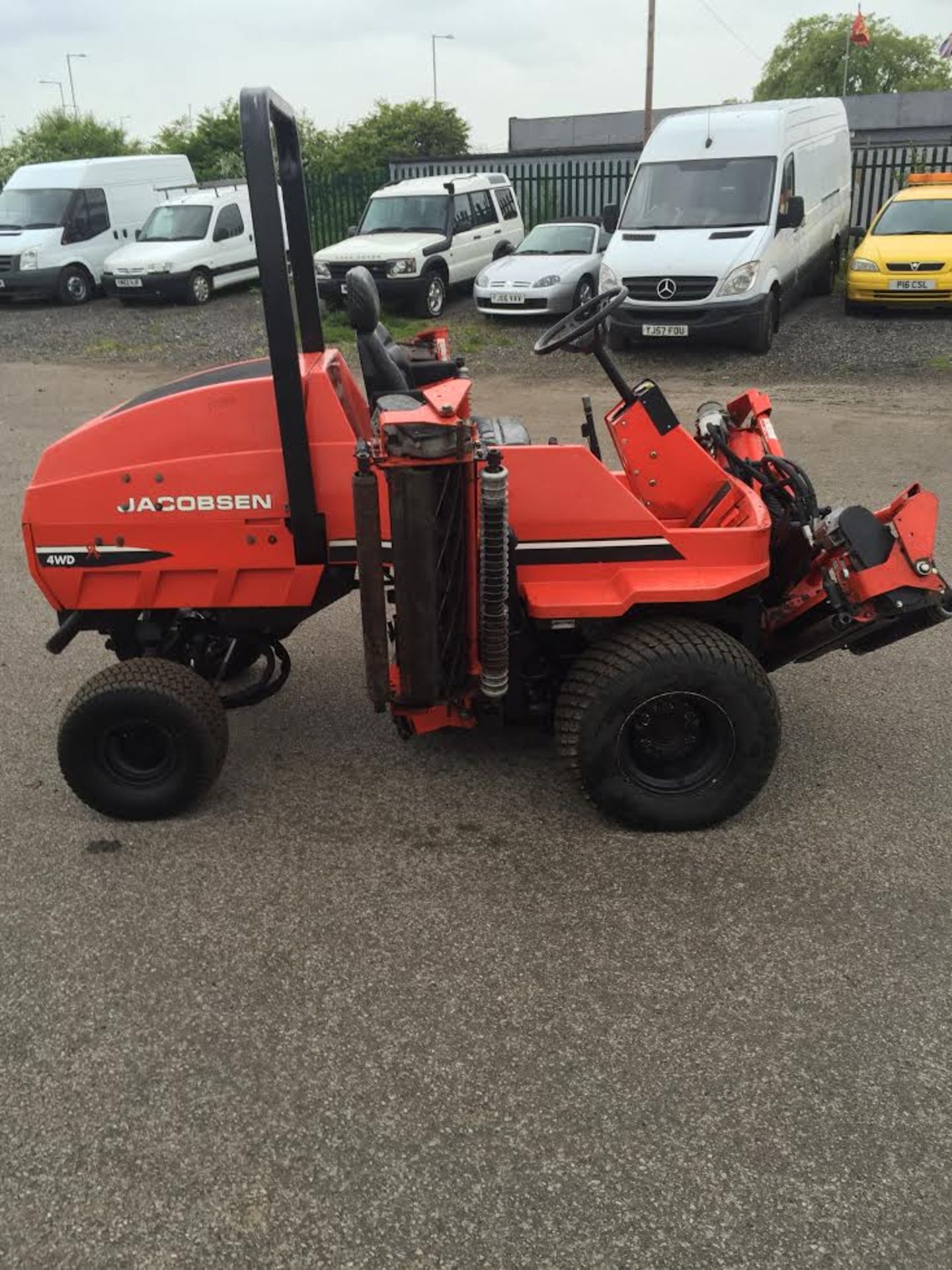 JACOBSEN LF3810 4WD 5 GANG FINE CUT MOWER * NO VAT* - Image 3 of 14