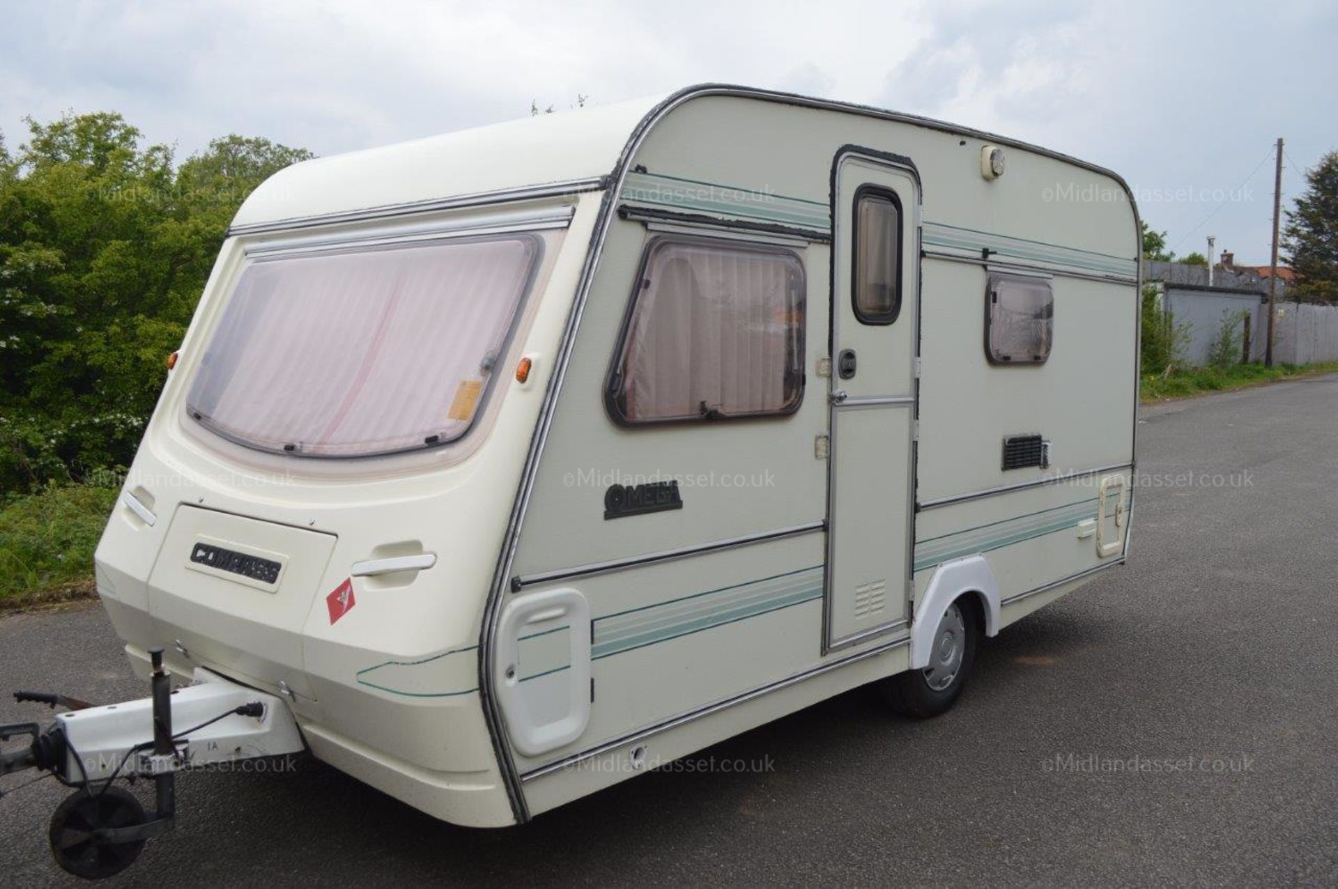 OMEGA COMPASS 400-4 4 BERTH CARAVAN *NO VAT* - Image 4 of 18