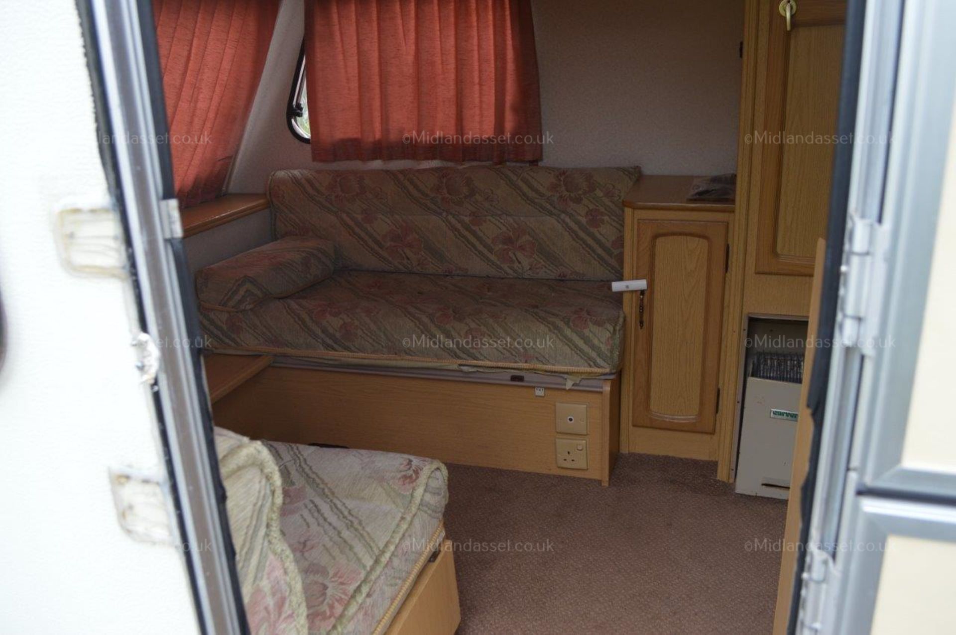 OMEGA COMPASS 400-4 4 BERTH CARAVAN *NO VAT* - Image 17 of 18