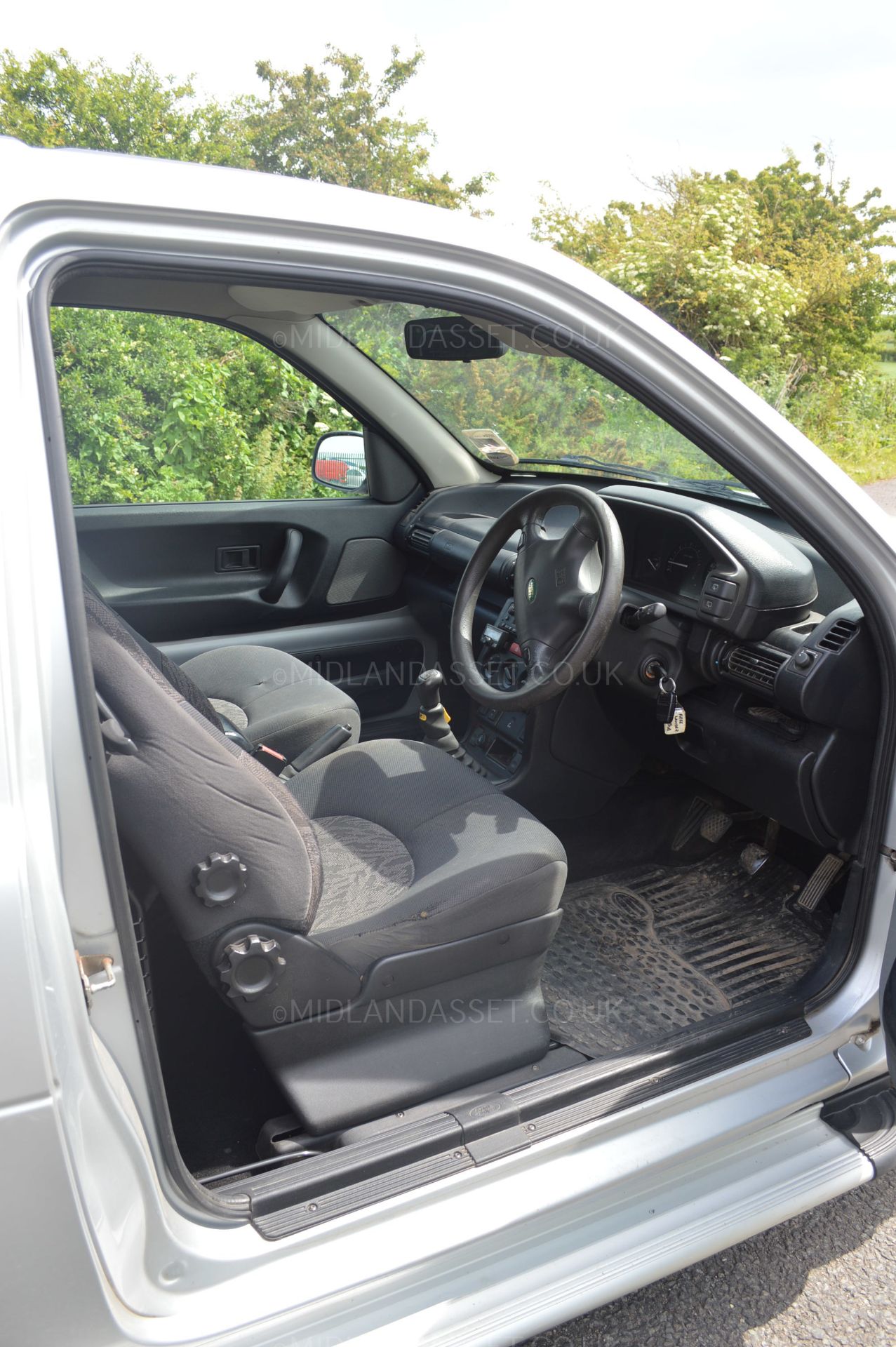 2003/03 REG LAND ROVER FREELANDER 3DR 2.0 TD4 SWB COMMERCIAL 4X4 SPECIAL VEHICLE - AIR CON *NO VAT* - Image 13 of 42
