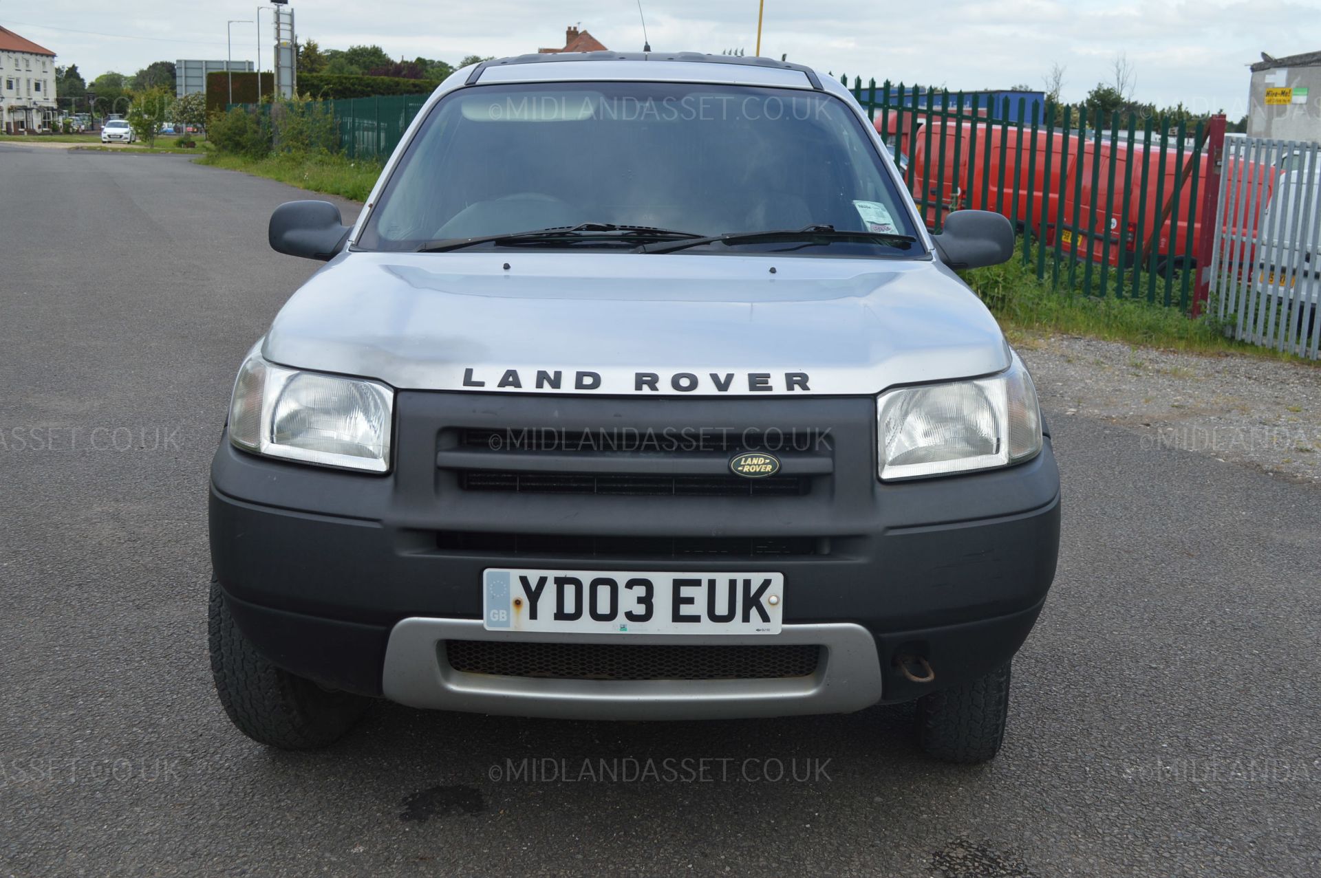 2003/03 REG LAND ROVER FREELANDER 3DR 2.0 TD4 SWB COMMERCIAL 4X4 SPECIAL VEHICLE - AIR CON *NO VAT* - Image 2 of 42