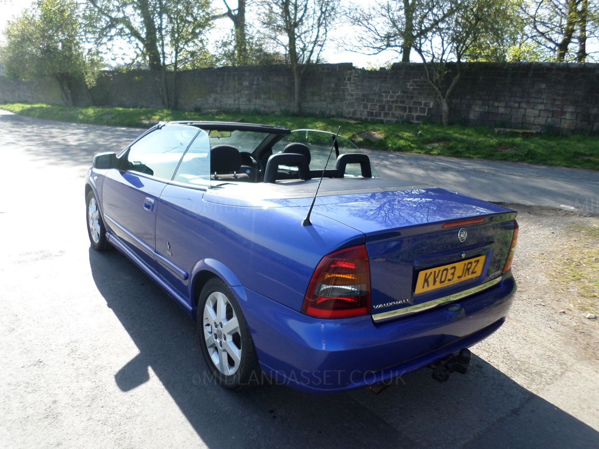 2003/03 REG VAUXHALL ASTRA COUPE 2 DOOR CONVERTIBLE BLUE *NO VAT* - Image 8 of 11