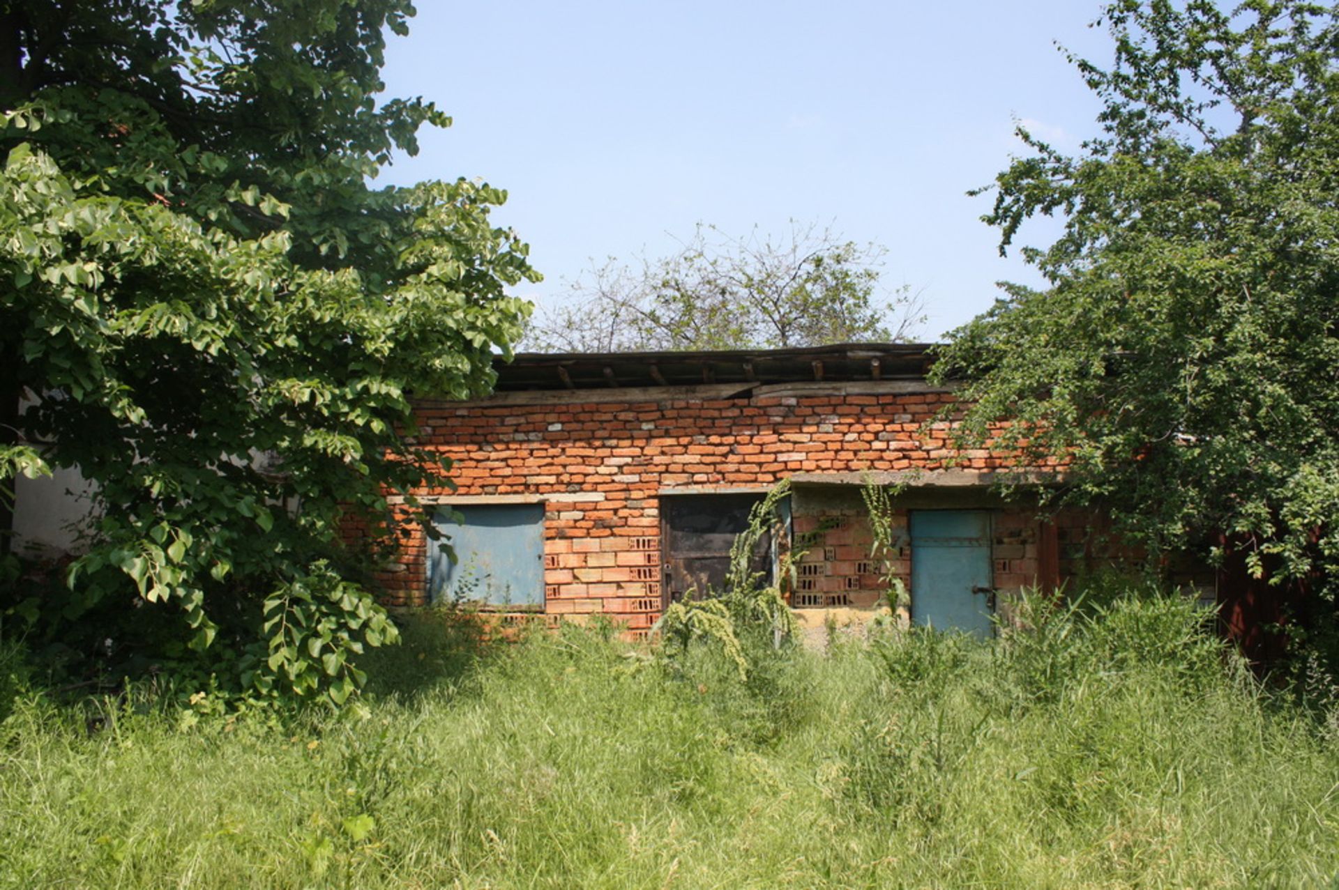 HOUSE, TWO OUTBUILDINGS AND 2,400 SQM OF LAND LOCATED IN BOROVAN
(NEXT DOOR TO LOT 3) - Image 13 of 29