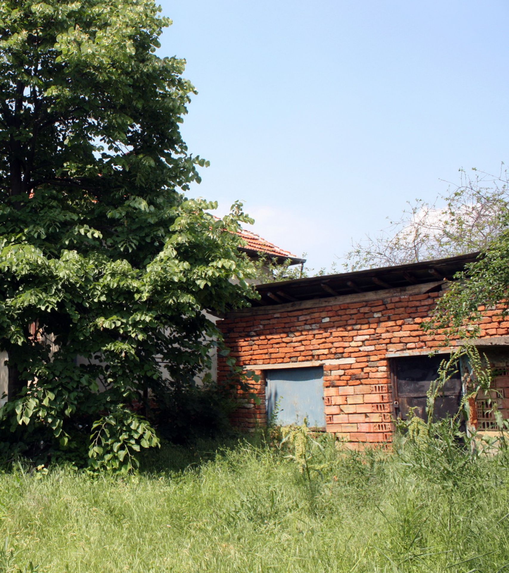 HOUSE, TWO OUTBUILDINGS AND 2,400 SQM OF LAND LOCATED IN BOROVAN
(NEXT DOOR TO LOT 3) - Image 12 of 29