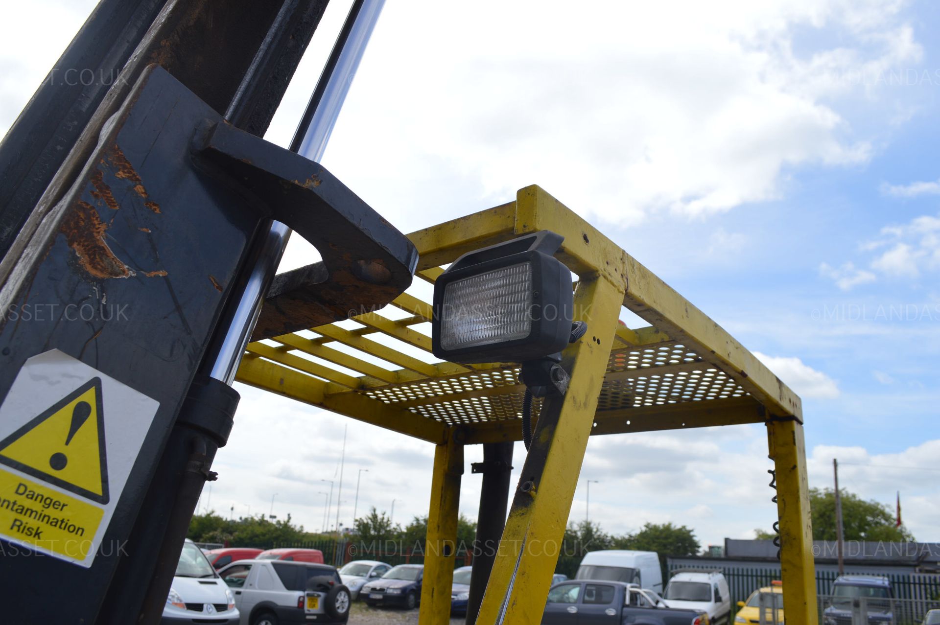 KOMATSU FD20 FORKLIFT DIESEL *NO VAT* - Image 10 of 12