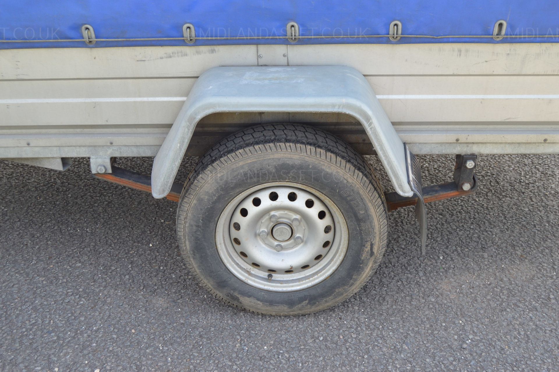 SINGLE AXLE BLUE BOX TRAILER WITH SPARE WHEEL *NO VAT* - Image 6 of 12