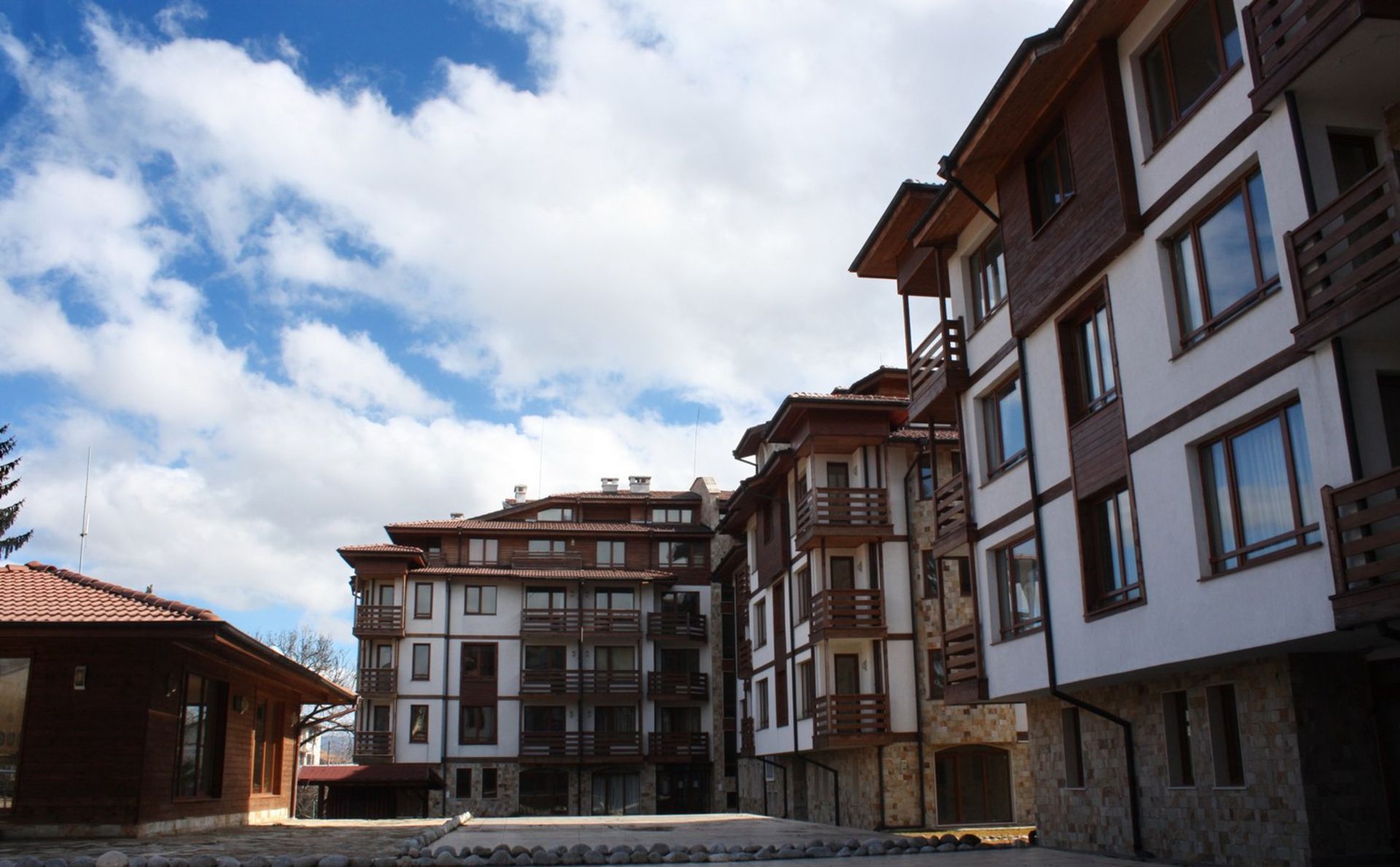 LOVELY FURNISHED BANSKO STUDIO APARTMENT - Image 14 of 32