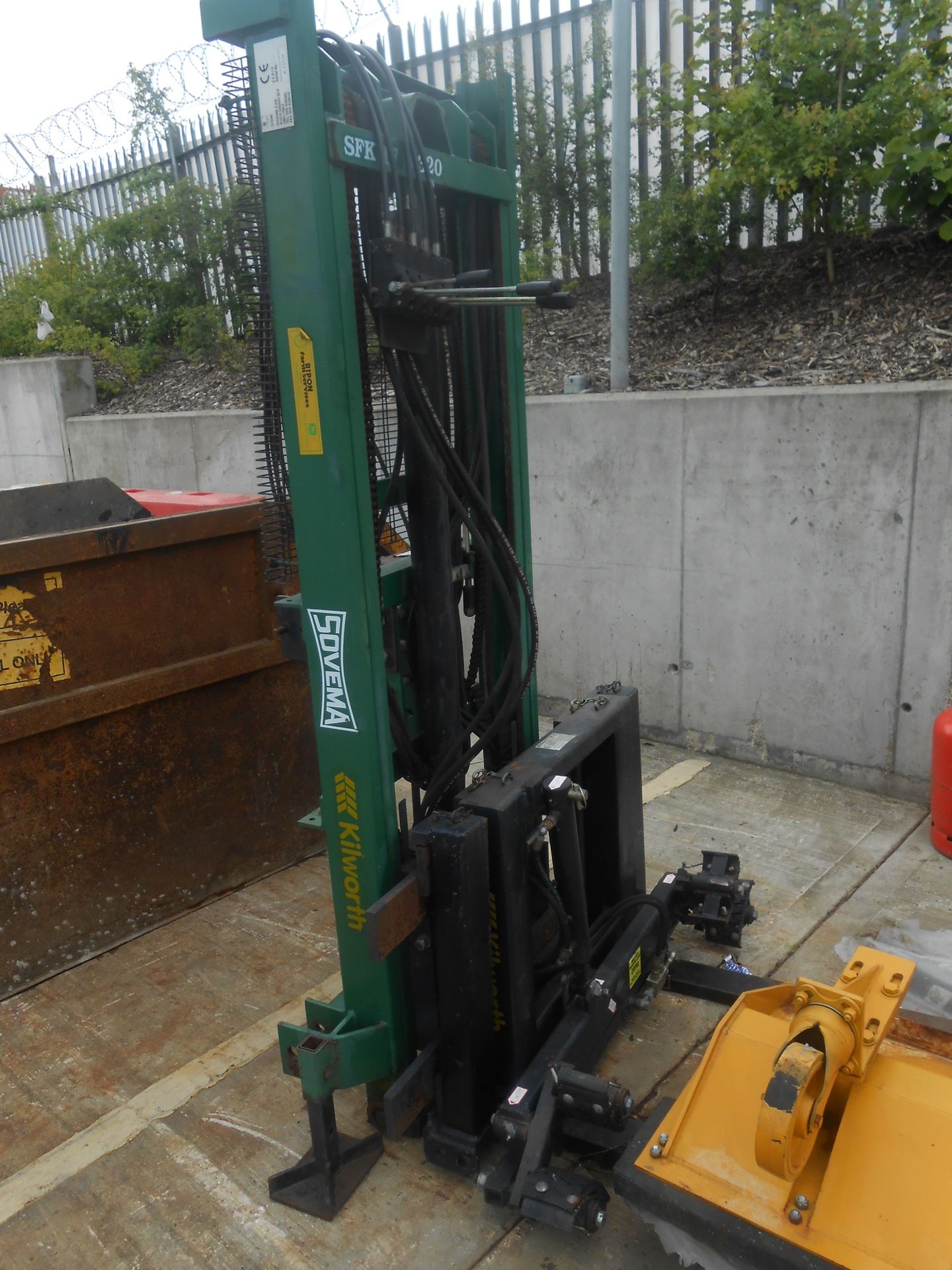 KILWORTH 3 POINT LINKAGE FORKLIFT c/w POST LIFTER DIRECT LOCAL AUTHORITY - Image 2 of 3