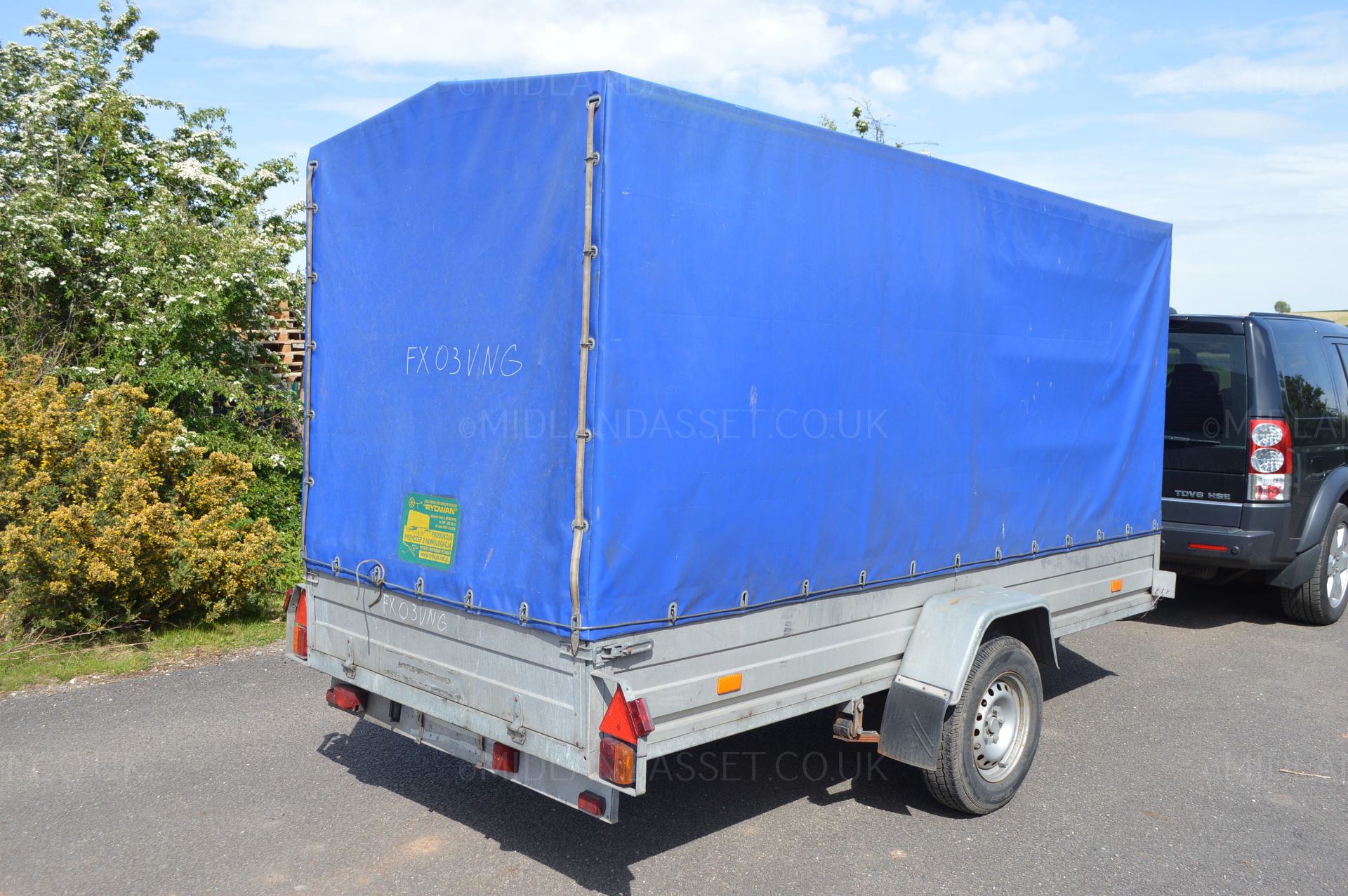 SINGLE AXLE BLUE BOX TRAILER WITH SPARE WHEEL *NO VAT* - Image 2 of 12