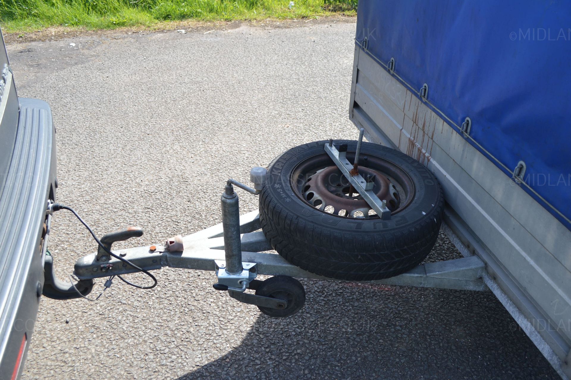 SINGLE AXLE BLUE BOX TRAILER WITH SPARE WHEEL *NO VAT* - Image 5 of 12
