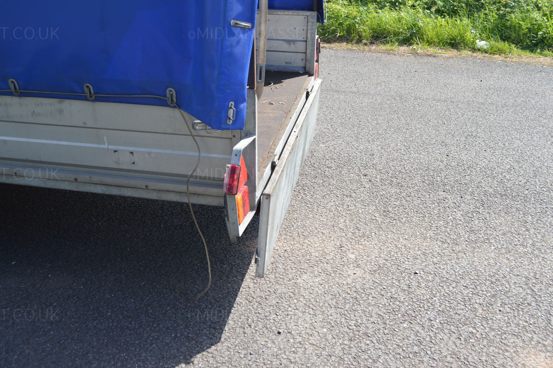 SINGLE AXLE BLUE BOX TRAILER WITH SPARE WHEEL *NO VAT* - Image 10 of 12