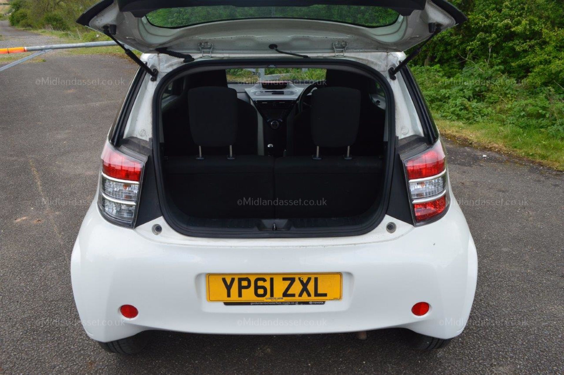 2012/61 REG TOYOTA IQ2 VVT-I 3 DOOR HATCHBACK ONE FORMER KEEPER *NO VAT* - Image 5 of 22