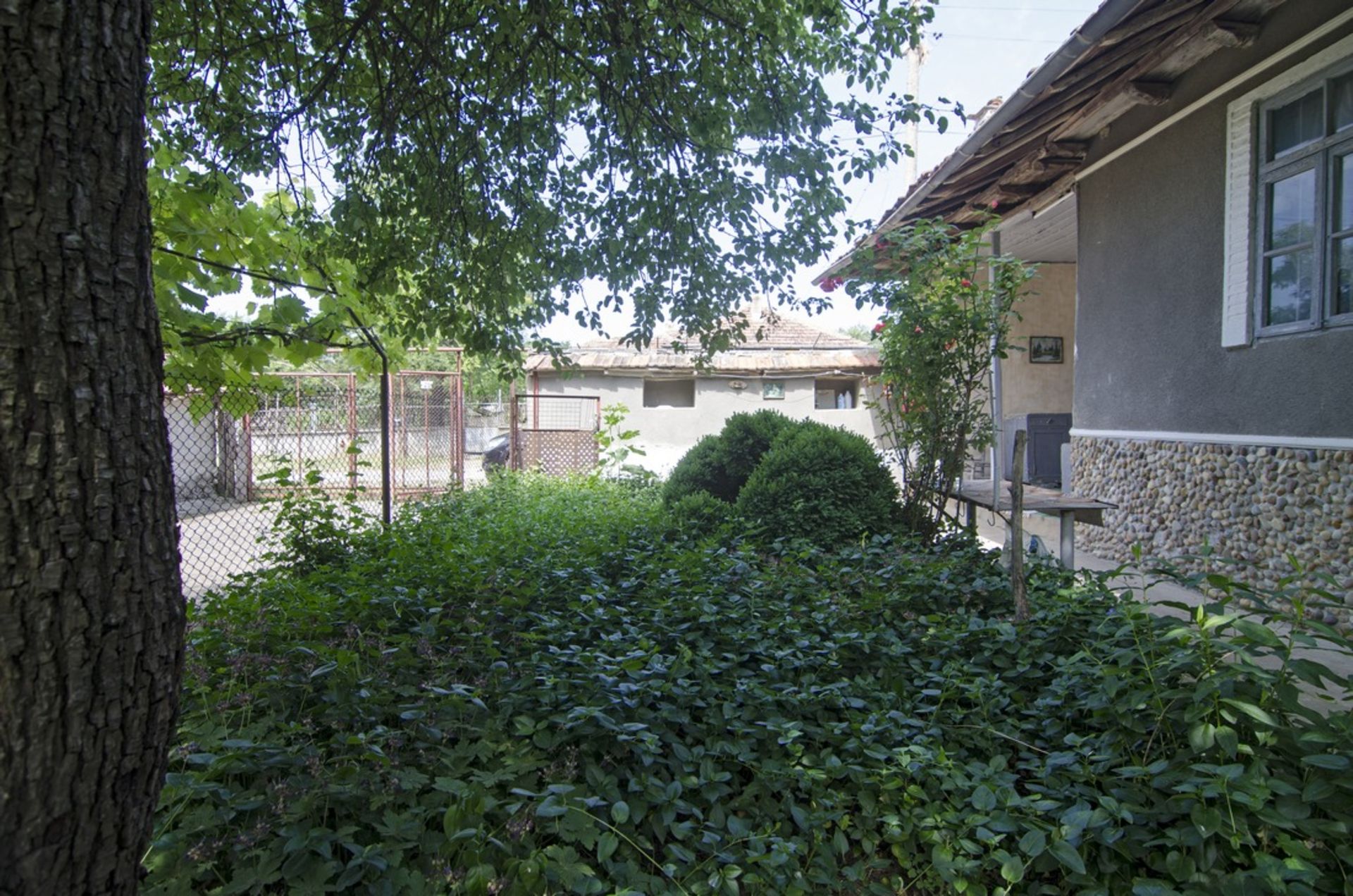 SILISTRA, BULGARIA  HOUSE IN 1/2 ACRE - Image 29 of 43