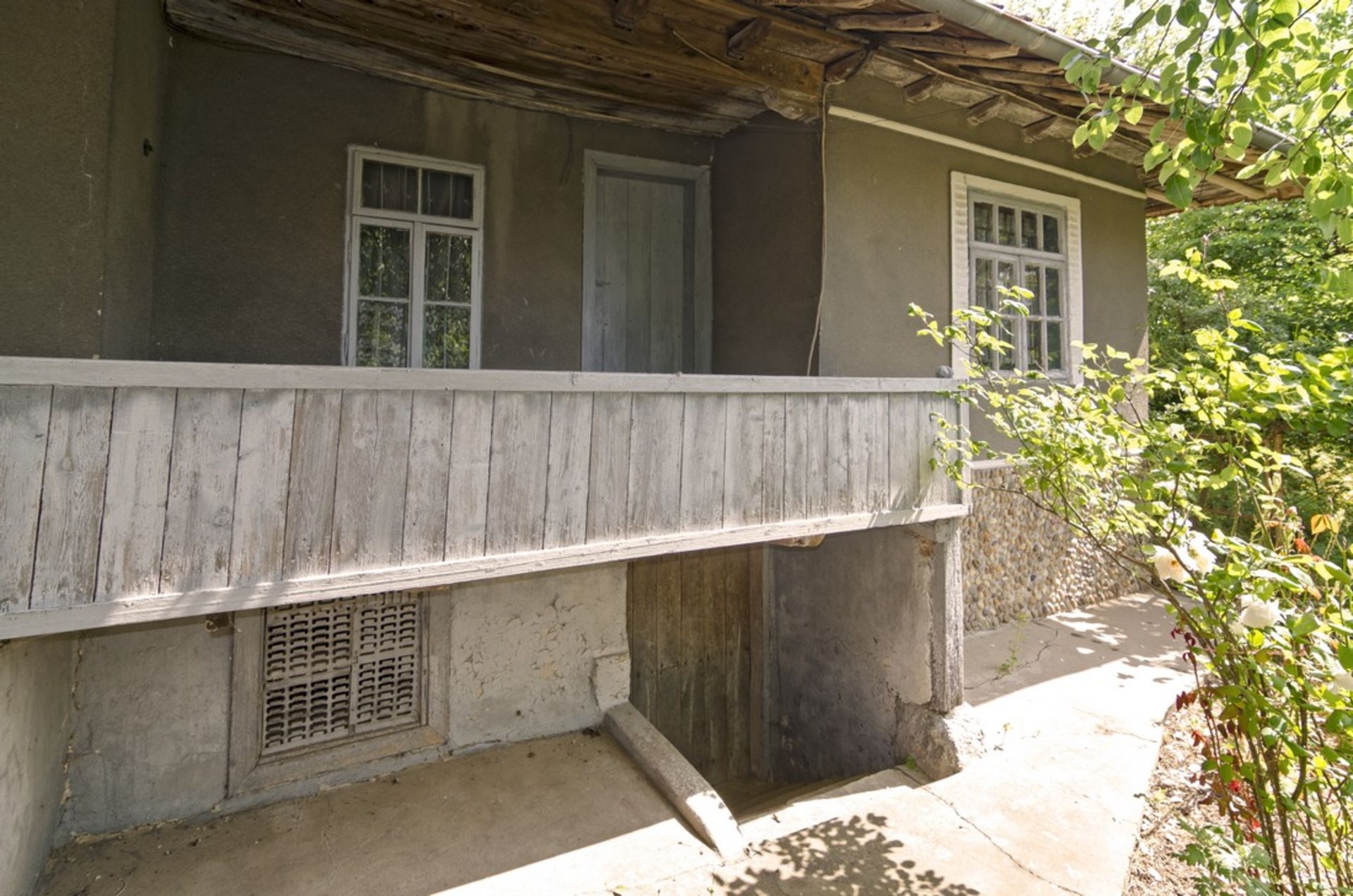 SILISTRA, BULGARIA  HOUSE IN 1/2 ACRE - Image 7 of 43