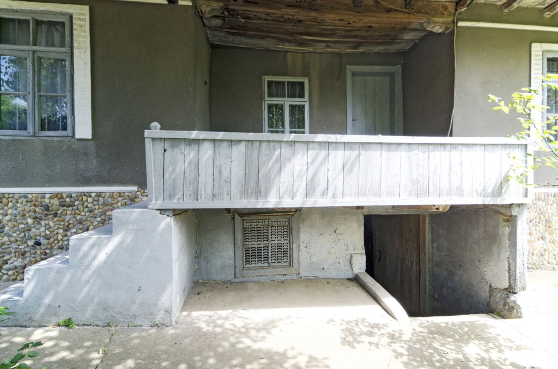 SILISTRA, BULGARIA  HOUSE IN 1/2 ACRE - Image 31 of 43