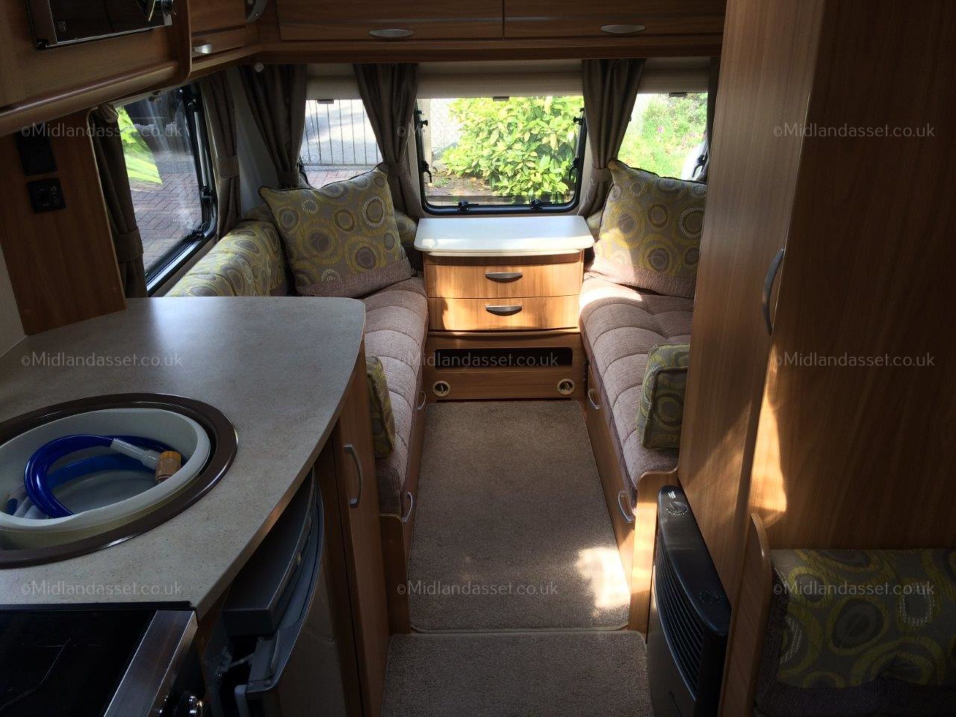 2012 LUNAR ULTIMA 4 BERTH CARAVAN *NO VAT* - Image 7 of 14