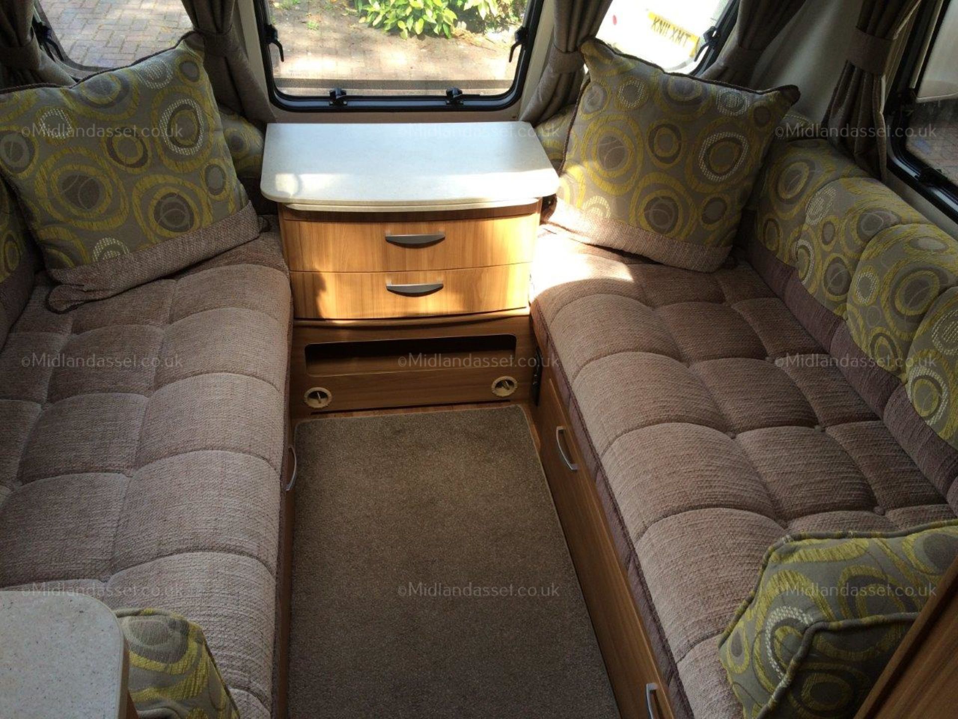 2012 LUNAR ULTIMA 4 BERTH CARAVAN *NO VAT* - Image 9 of 14