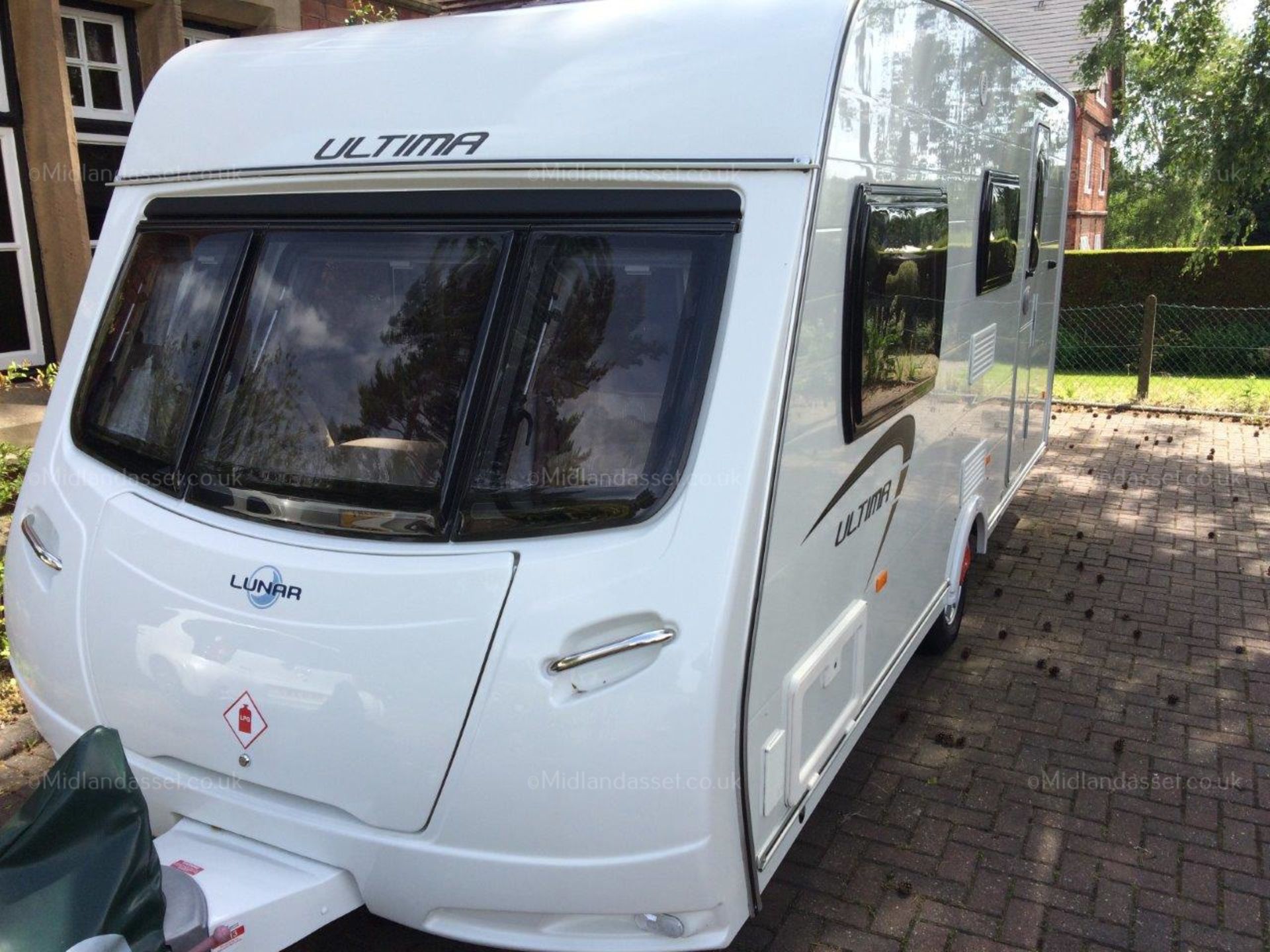 2012 LUNAR ULTIMA 4 BERTH CARAVAN *NO VAT* - Image 2 of 14