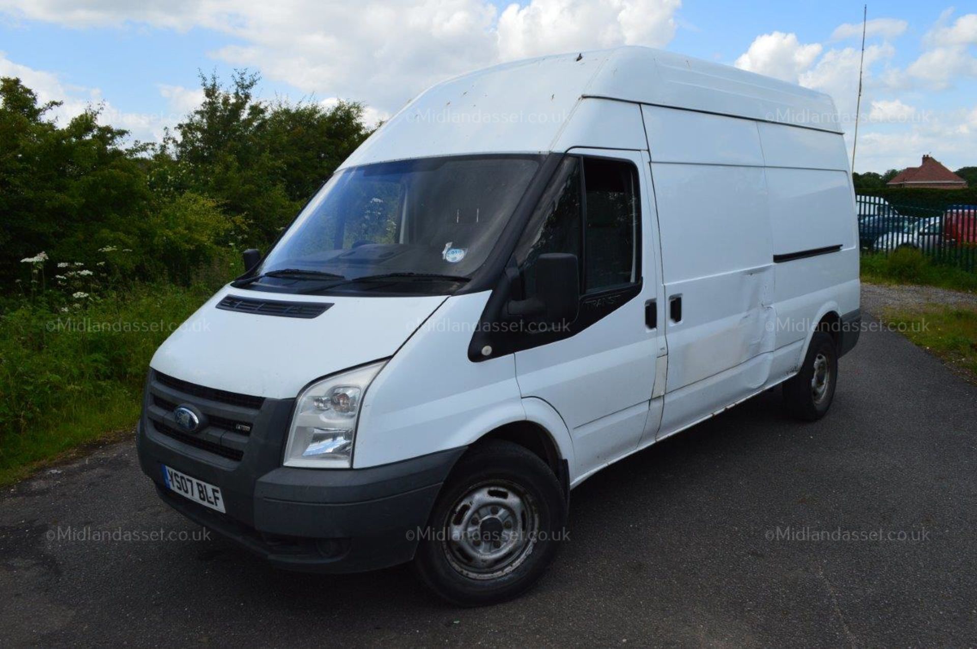 2007/07 REG FORD TRANSIT 100 T350L RWD PANEL VAN - Image 2 of 13