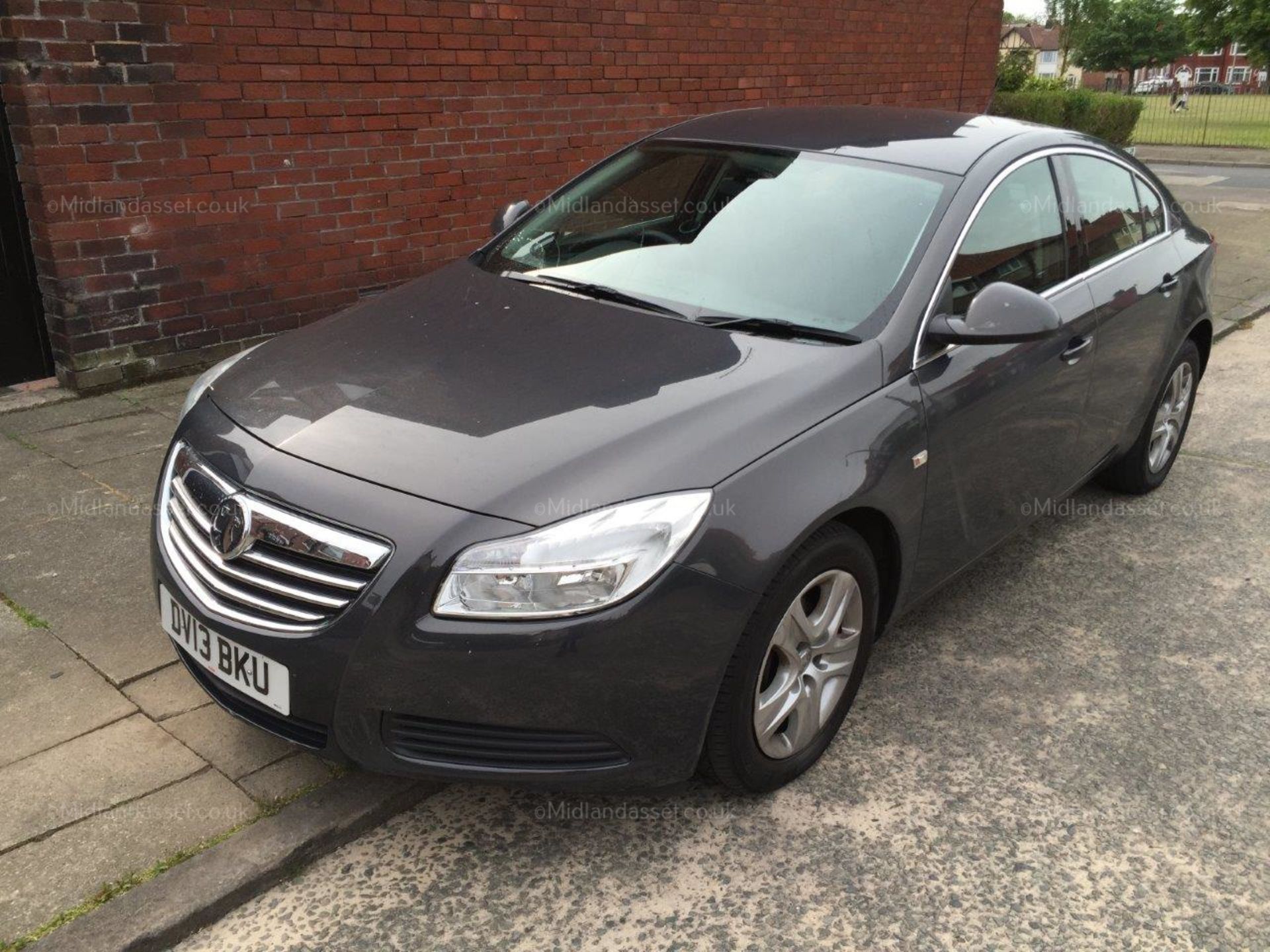 2013/13 REG VAUXHALL INSIGNIA EXCLUSIVE 5 DOOR HATCHBACK *NO VAT* - Image 2 of 8