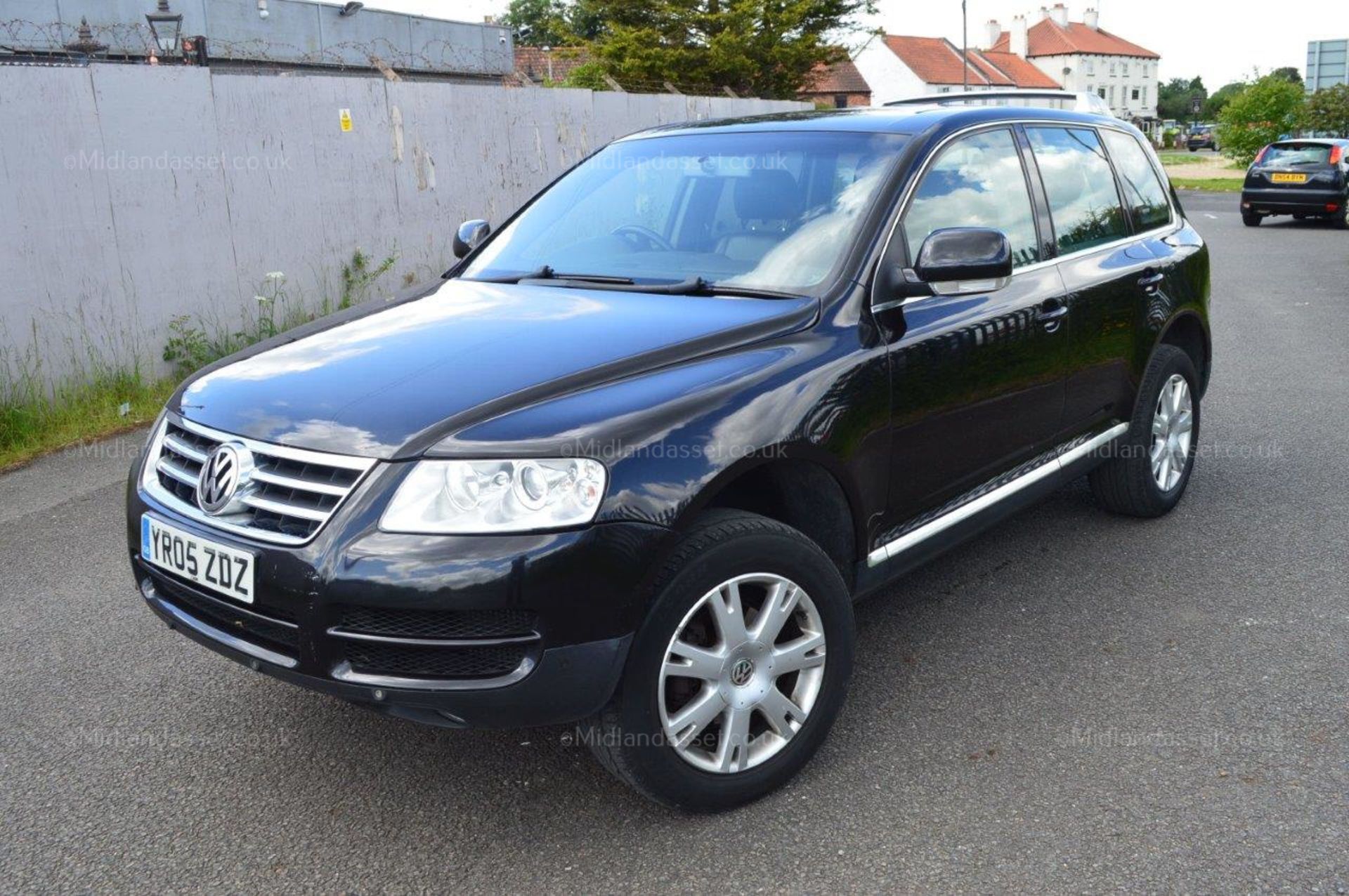 2005/05 REG VOLKSWAGEN TOUAREG TDI SPORT AUTO *NO VAT* - Image 2 of 33