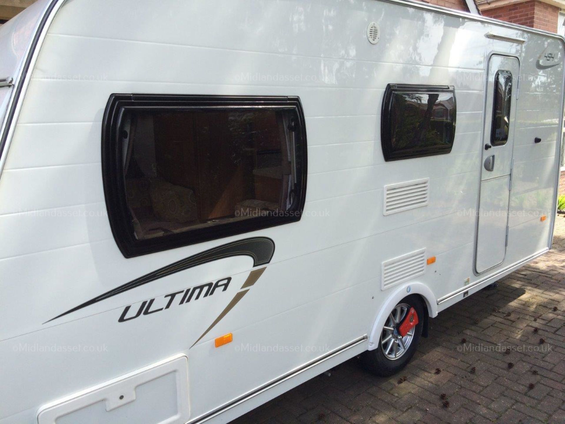 2012 LUNAR ULTIMA 4 BERTH CARAVAN *NO VAT* - Image 3 of 14