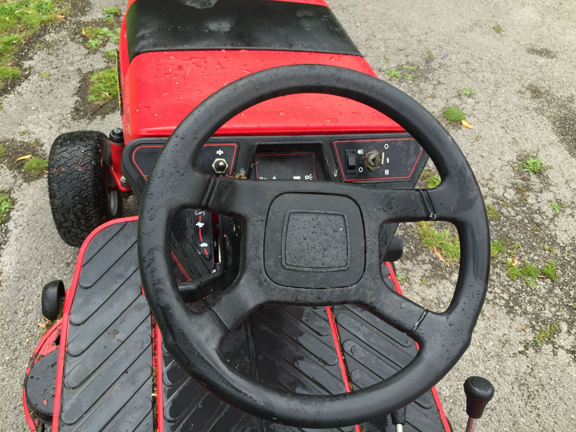 COUNTAX RIDE-ON MOWER C330M IN GOOD WROKING ORDER - Image 13 of 13